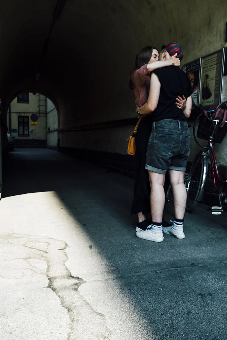 Suudelma Porttikongissa. Kuvia Helsingistä