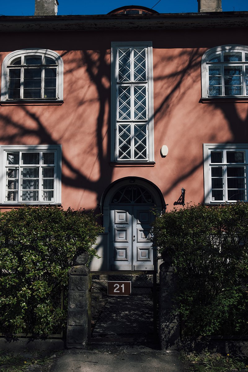 Walking to Kumu in Tallinn. Photography from Tallinn