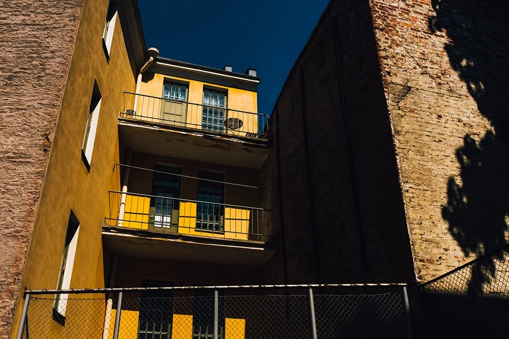 Sisäpiha Punavuoressa. Valokuvia Helsingistä