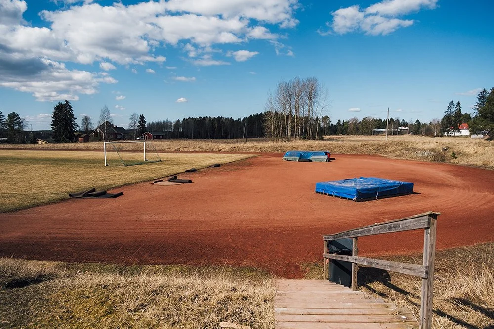 Valokuvia Sahalahden urheilukentältä. Valokuvia Kangasalan sahalahdelta