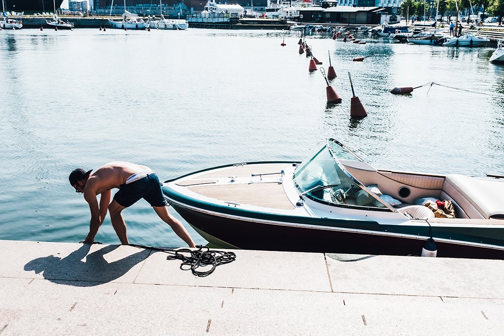 Veneilyä kesäisessä Helsingissä. Helsinki-Kuvia.