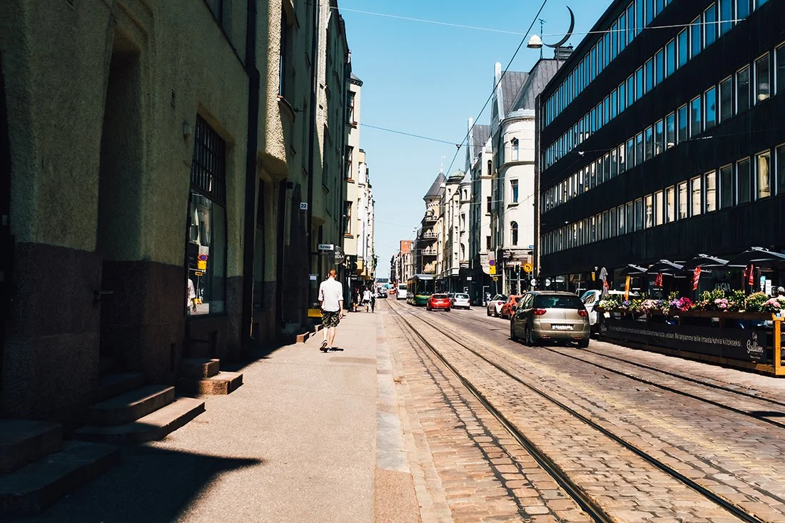 Valokuvia Fredrikinkadulta. Valokuvia Helsingistä.