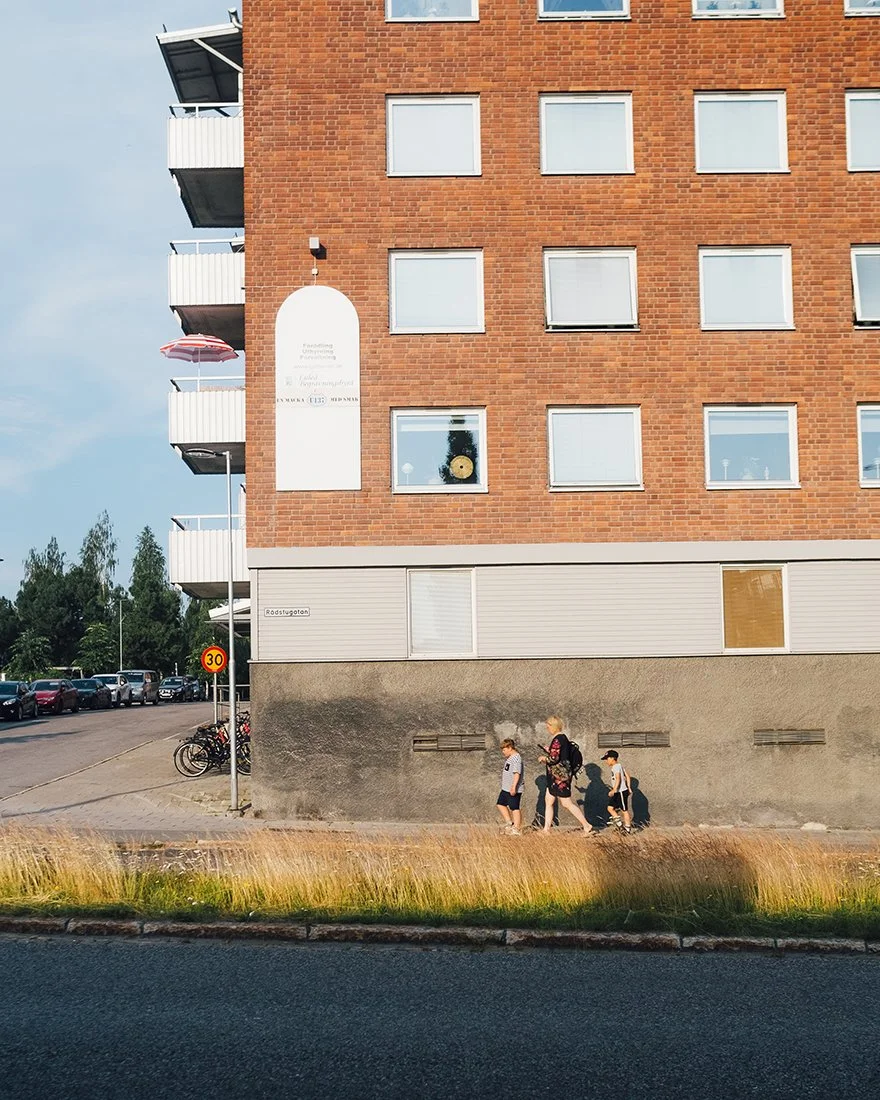 Människor i Luleå. Street photo från Luleå