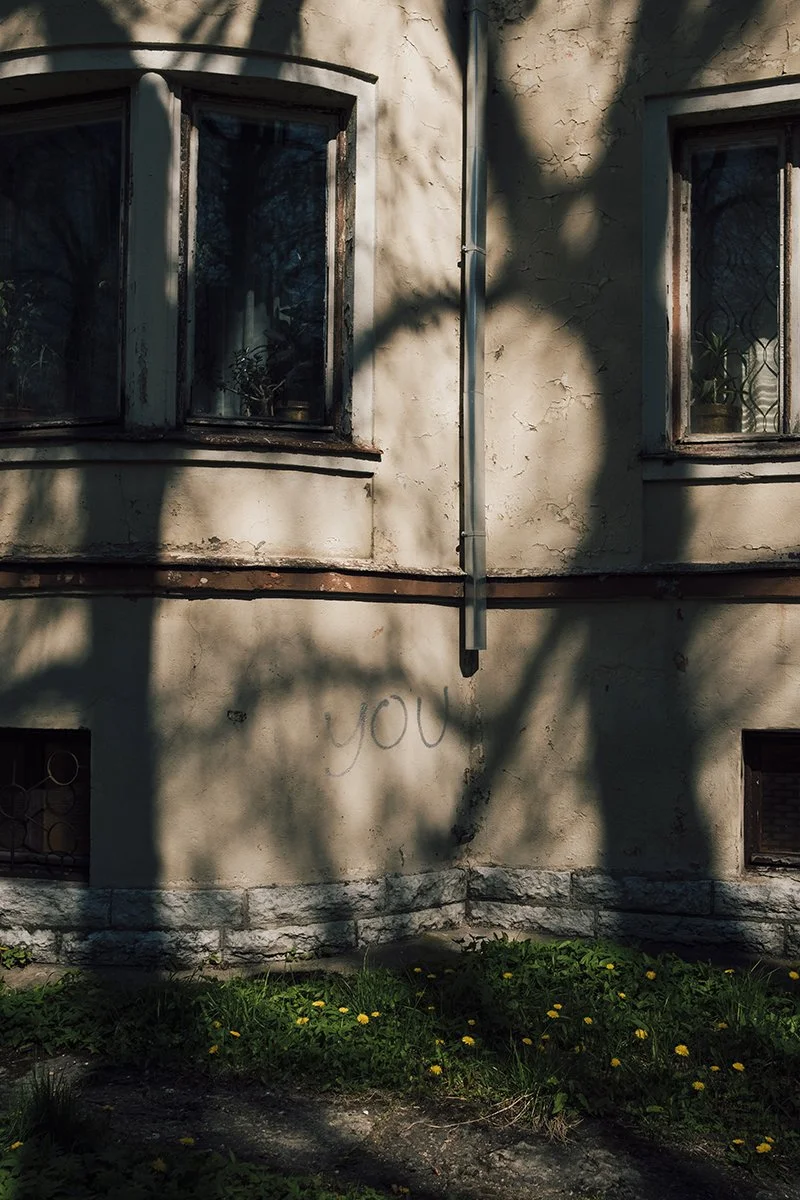 Walking to Kumu museo in Tallinn. Beautiful houses in Estonia.