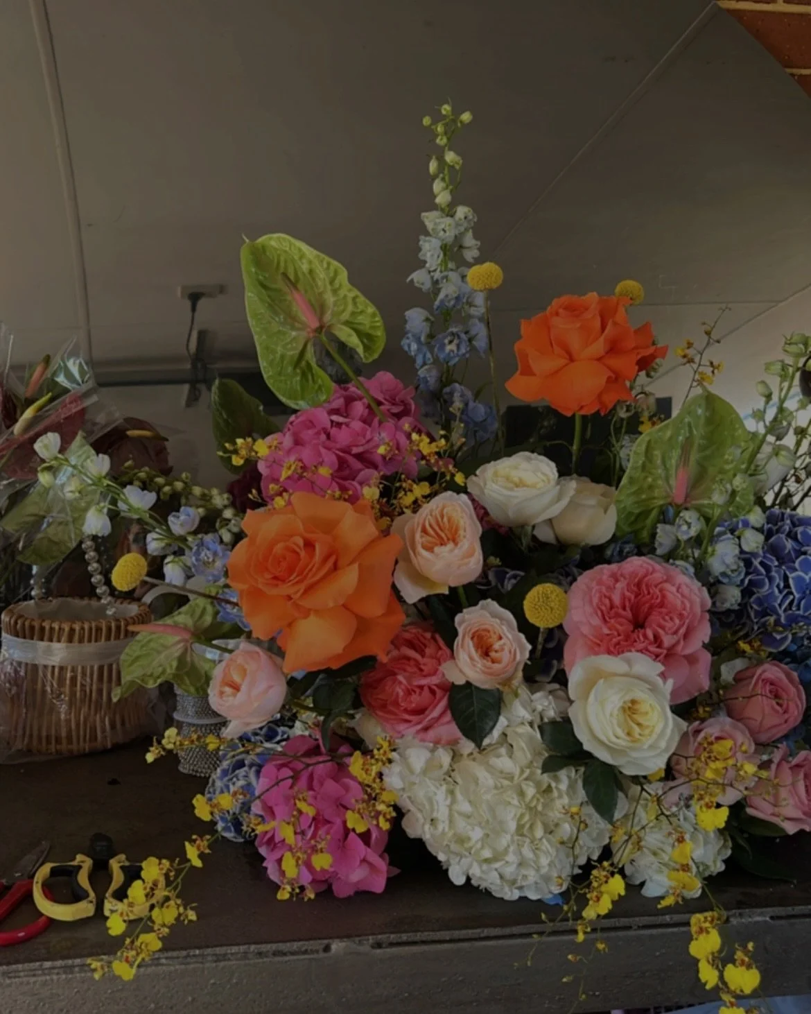 Ciara + Jon&rsquo;s sunset colour explosion!!! 

What a beauty this was to create. Couldn&rsquo;t wipe the smile off ma FACE everytime I looked at these stunners! 

Eden + The FreakHaus Team
xxx

#perthweddings #perthweddingflorist #sunsetflowers #co
