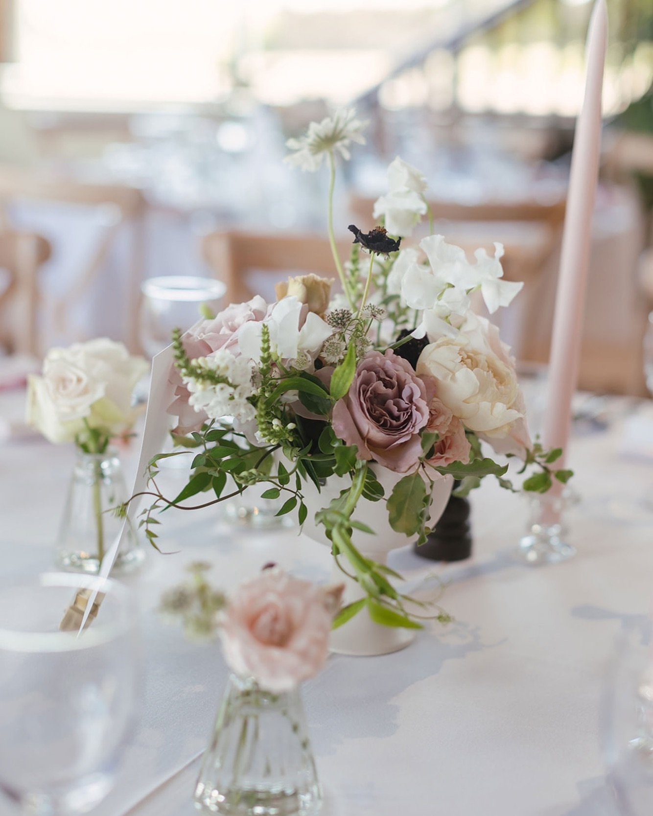 Table centrepieces ~ There are so many options when it comes to your table flowers. From elegant footed bowls to long and low arrangements or even simple budvases, they can transform and elevate your tablescapes along with the table linens, stationer