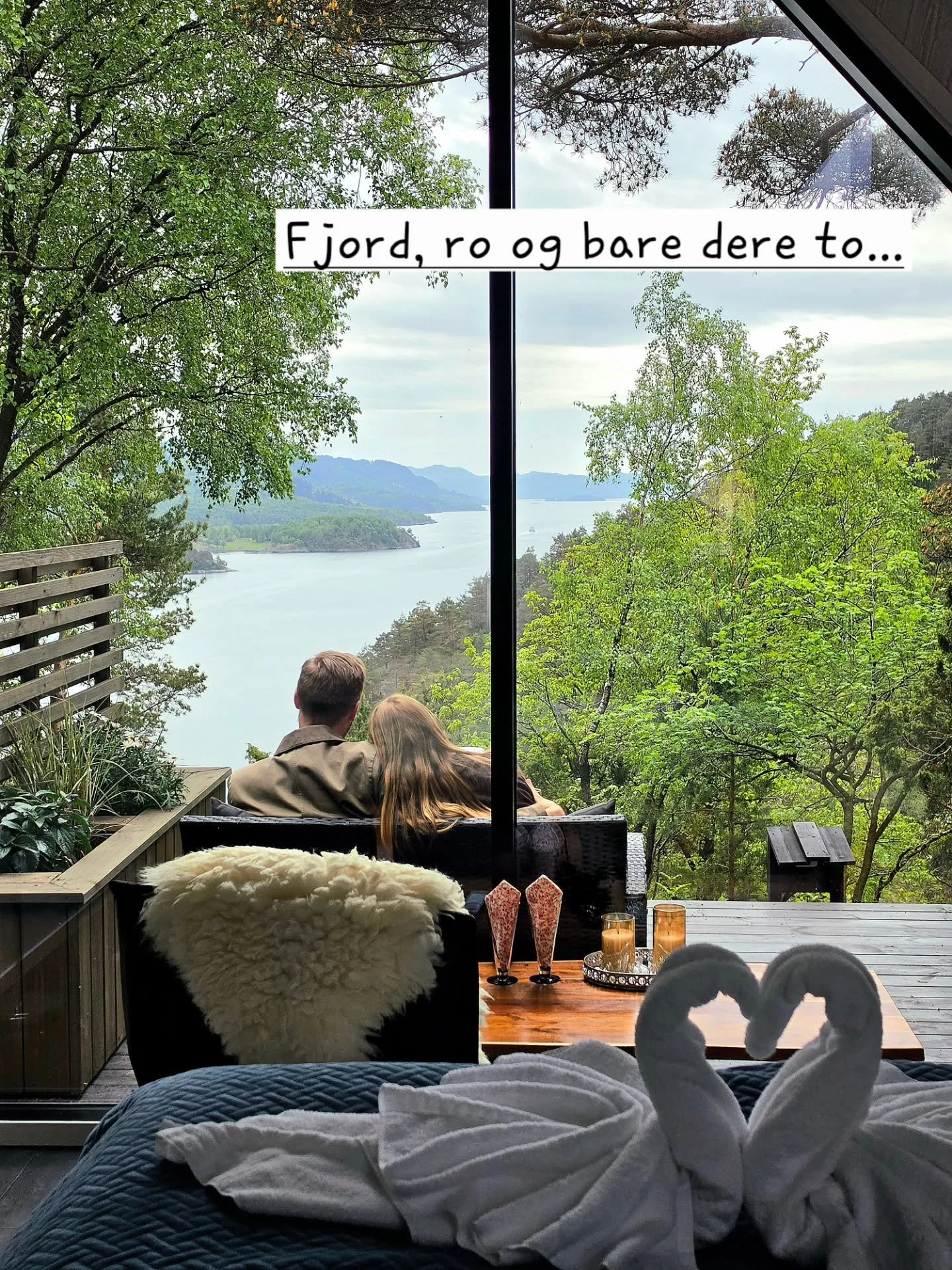 En pause fra hverdagen &ndash; bare dere to, omgitt av vakker natur. 🤍
Dr&oslash;mmer dere om en sommerlig getaway? Opplev glamping ved fjorden, bare &eacute;n time fra Stavanger.🌿
Book oppholdet via lenken i bio f&oslash;r sommerens mest popul&ael