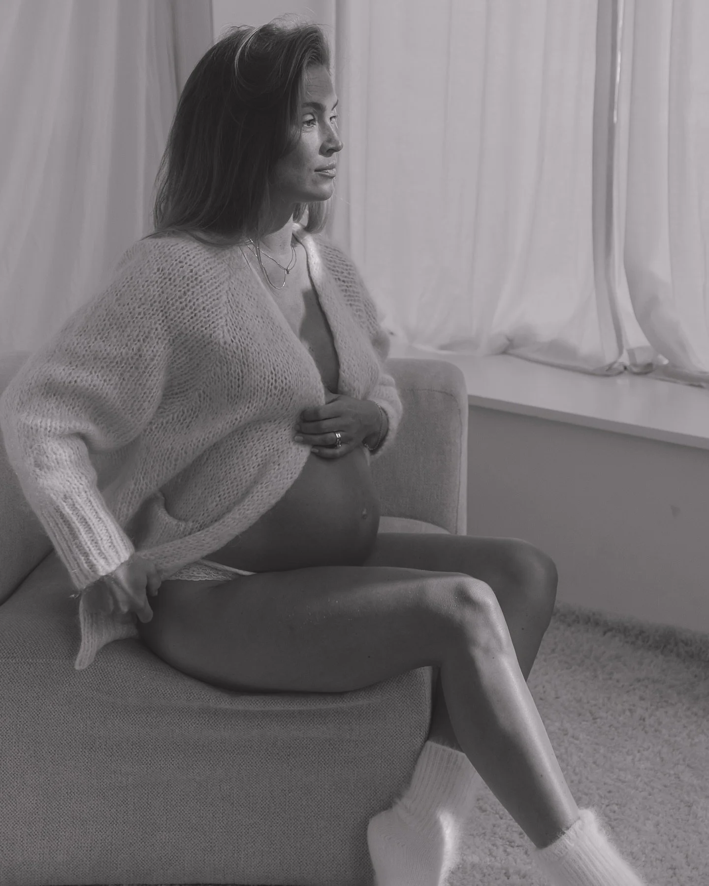 Glimt fra en gravidsession i studiet 🤎

Det er virkelig vigtigt for mig, at du f&aring;r et galleri fyldt med billeder, som du elsker. Dit galleri indeholder derfor smukke billeder, der varierer i b&aring;de outfits, lys og udtryk. 

Ingen fotografe