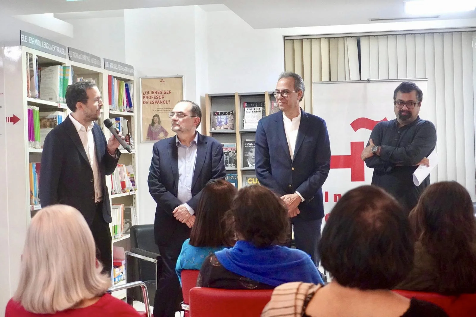 Dominican Poet José Mármol visits New Delhi