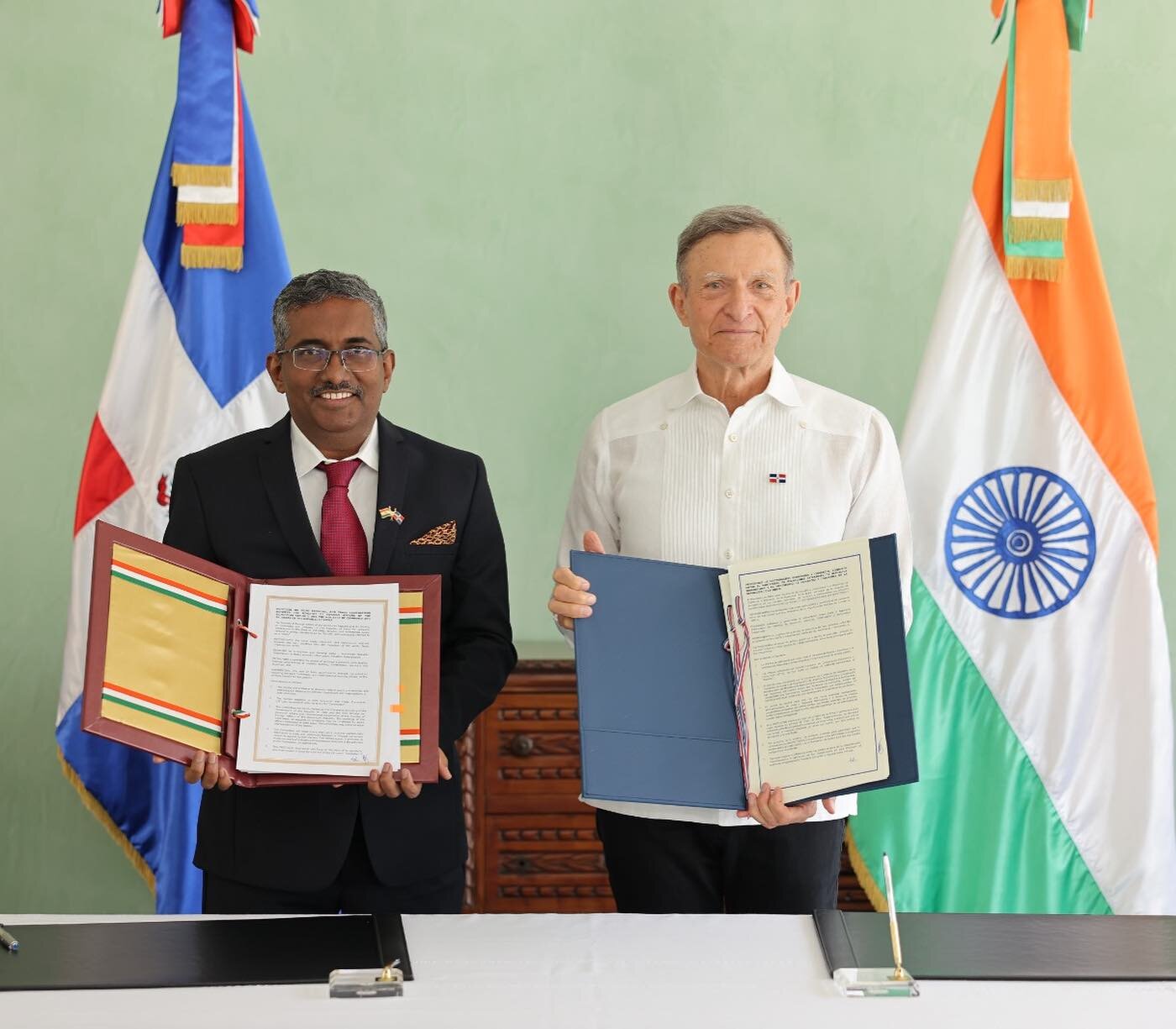 On 12th March 2024, the Dominican Republic and India signed the agreement establishing a Joint Economic Trade Committee (JETCO) with the objective of strenghtening the cooperation between both countries in the areas of trade, services and industrial 