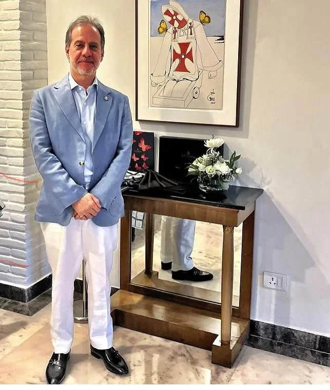H.E. Francisco Compr&eacute;s H. attended the opening of an exclusive exhibition featuring twelve works by the legendary Salvador Dal&iacute;, commissioned by Scabal in 1971 to envision men&rsquo;s fashion in the year 2000. The event, hosted by H.E. 