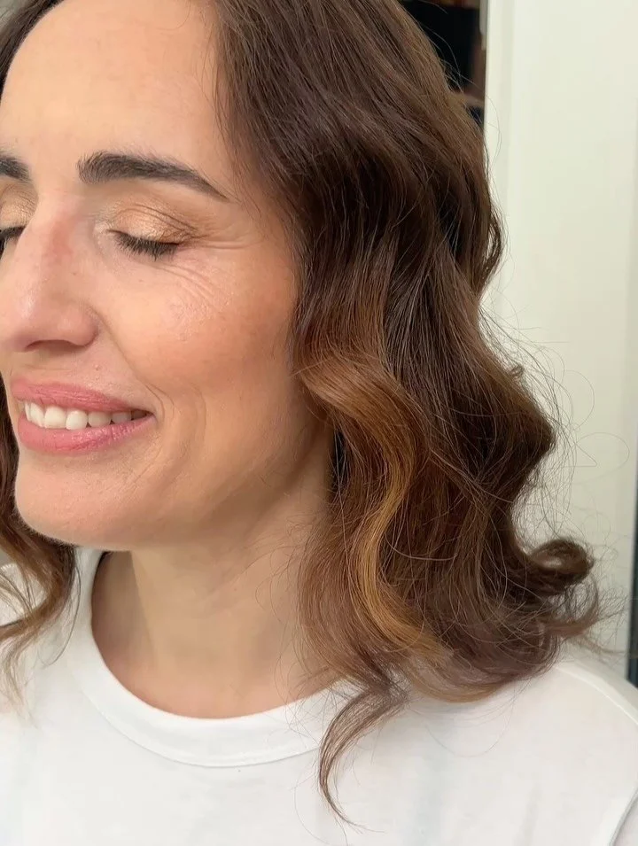 Muy guapa Alicia! My beautiful Spanish senorita bride from this morning.

As a busy working mummy, Alicia rarely wears makeup but she wanted to feel pampered and elevated  for her registry office wedding today.

I also got to do her hair which I rare