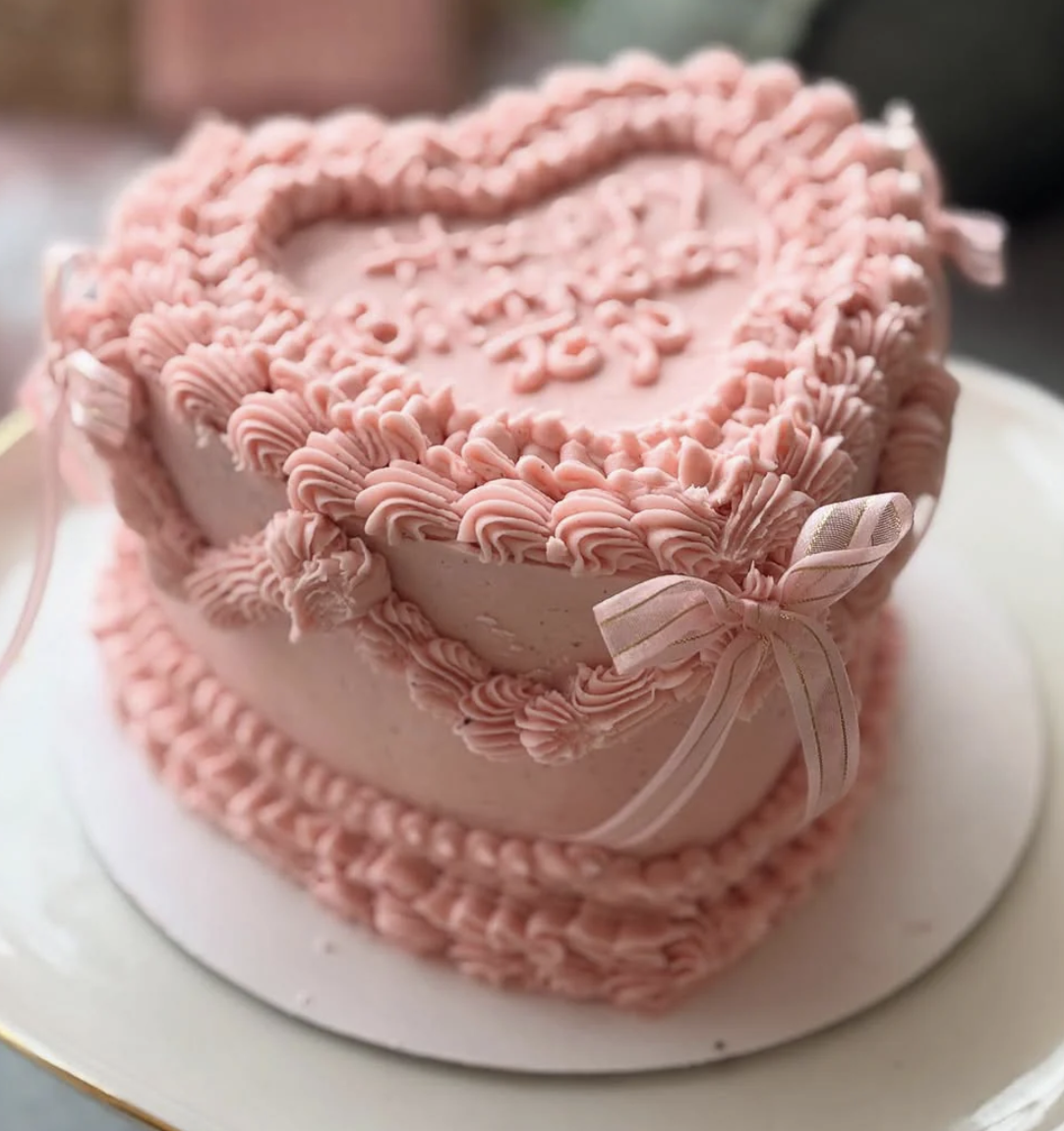 Kitchen a la Mode Vintage Cake Decorating Class