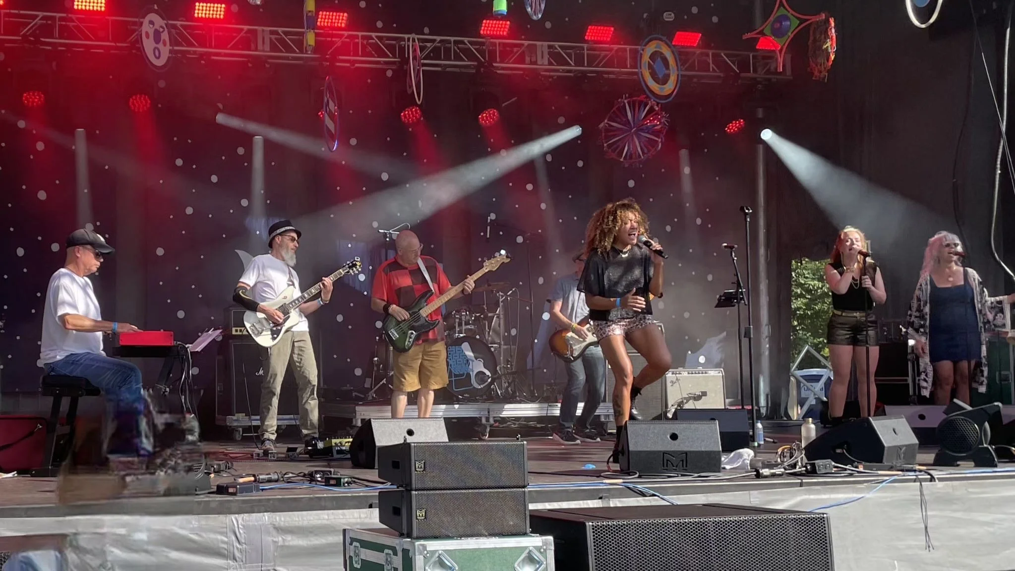 DOWNTOWN AFTER SUNDOWN - SARAH HODD &amp; THE DRIVE