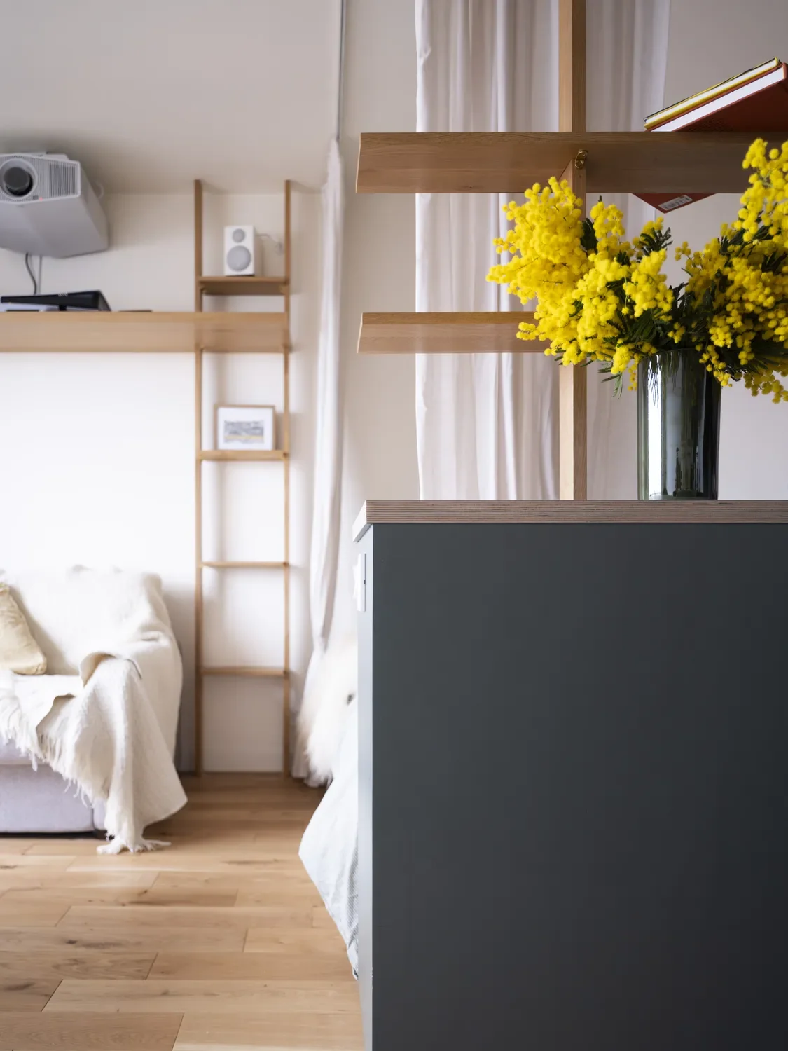 Séjour optimisé, aménagement d'un pied-à-terre à Paris 12e