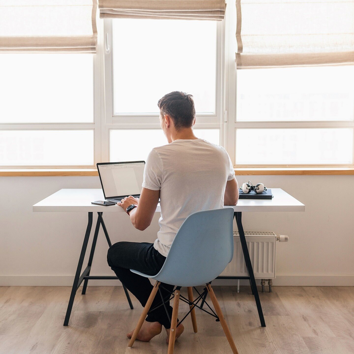 Who could have guessed that, just one year ago, the way we work and live would change forever? 😳 ⠀
⠀
No more in-person meetings, chats around the water cooler, or midday ping-pong sessions 😪 ⠀
⠀
Instead, we traded our offices in #downtowntoronto fo