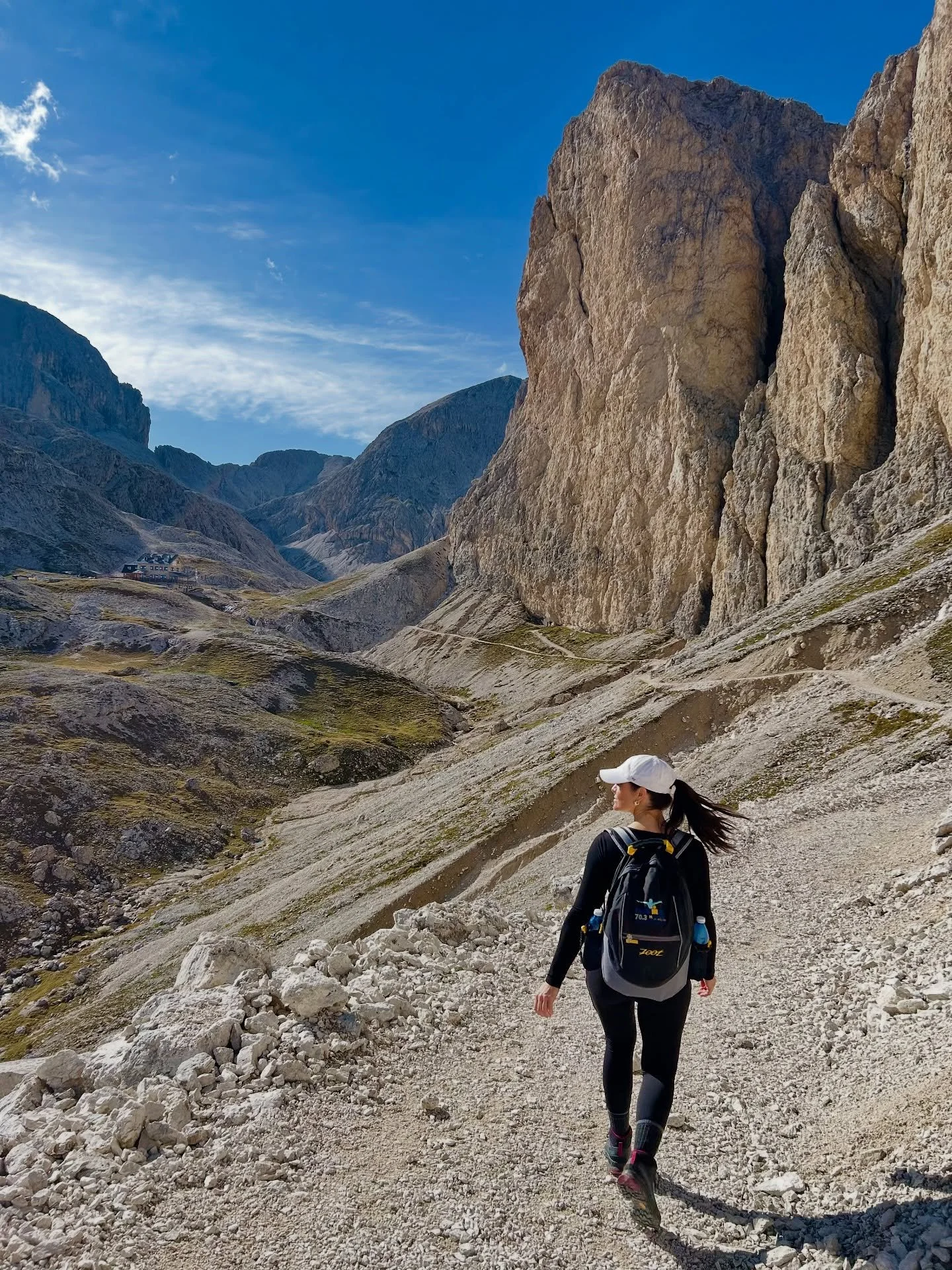 Everyone wants the summit… but few want the climb. ⛰️✨
9 km straight up. 2,800 m elevation. An overnight on the mountain. 17 km total. No shortcuts, no easy way out. Just grit, breath, and the choice to keep going when it would be easier to s