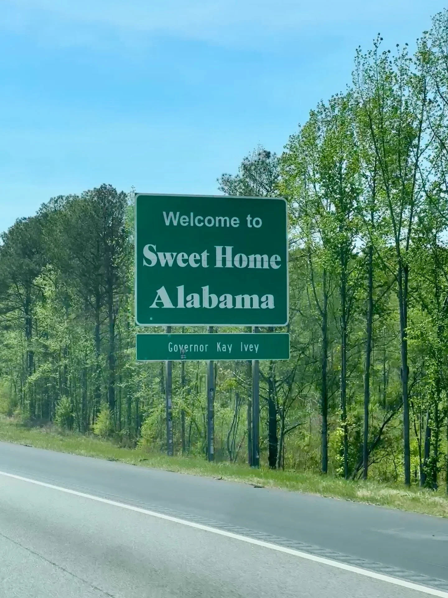 Alabama Part 1

Lush Forest. Amazing views. A nature lovers paradise with charming buildings and some of the friendliest people I&rsquo;ve ever met. 💛