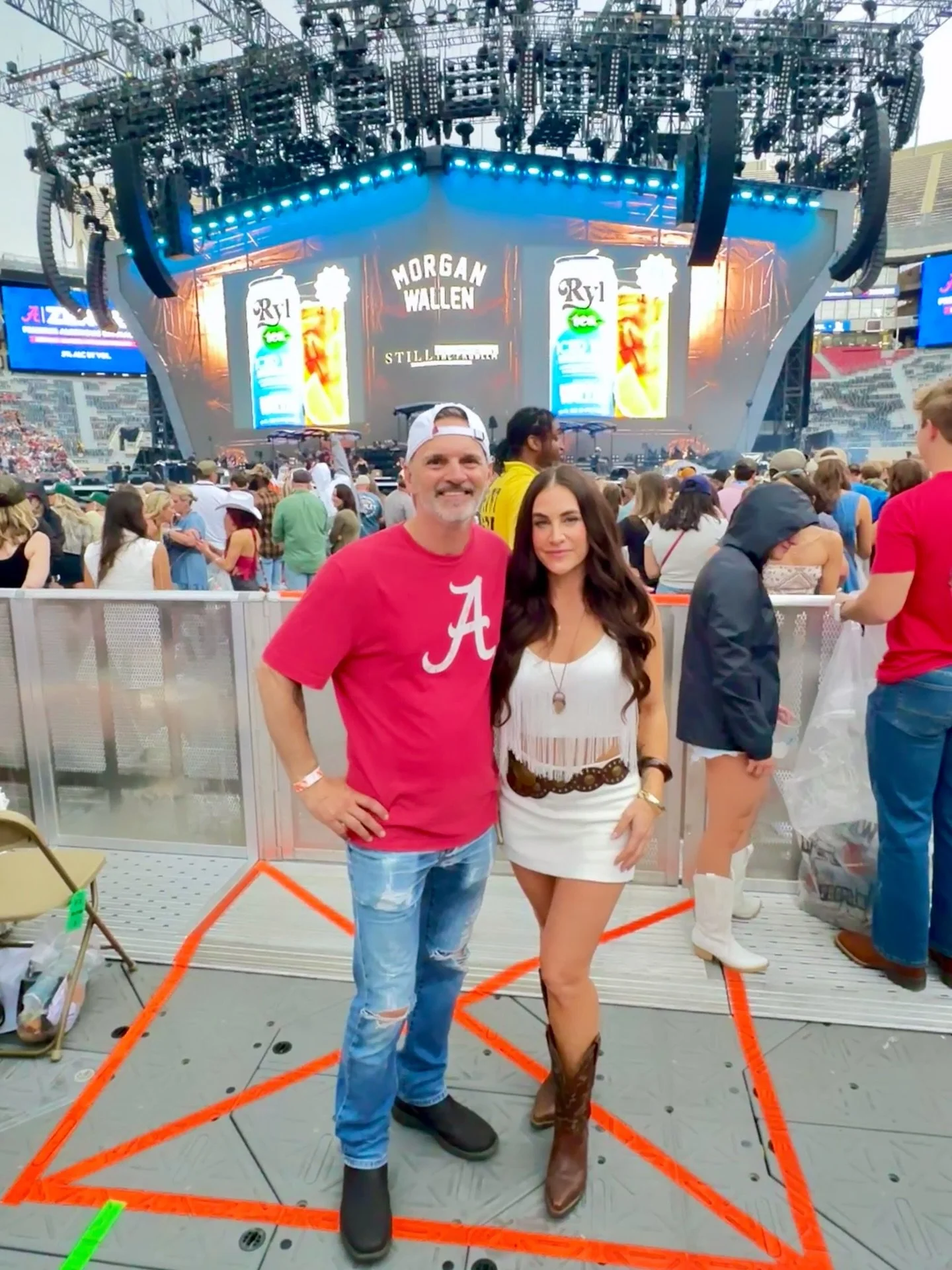 Morgan Wallen in Tuscaloosa 🎶 

After missing out on the tour last September we planned to find a date on his next tour, and last night in a stadium of ~90,000 fans did not disappoint! 

Ella Langley on her first show post album release. Morgan doin