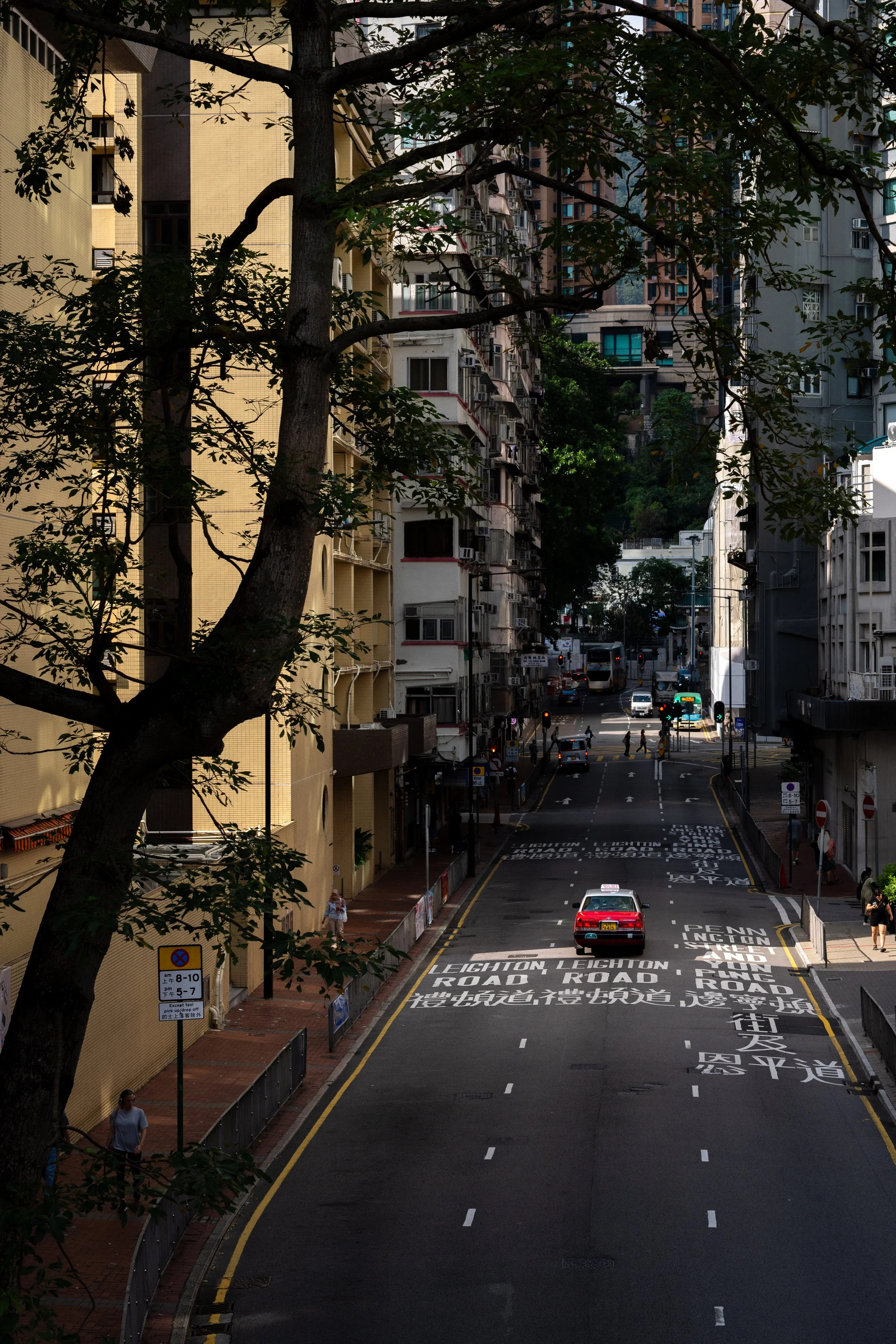Taxi on Leighton Road