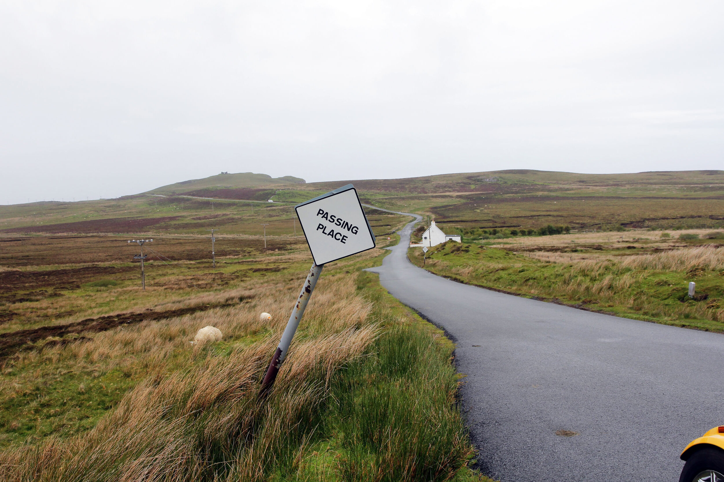 useful-tips-driving-in-scotand-passing-places.jpg