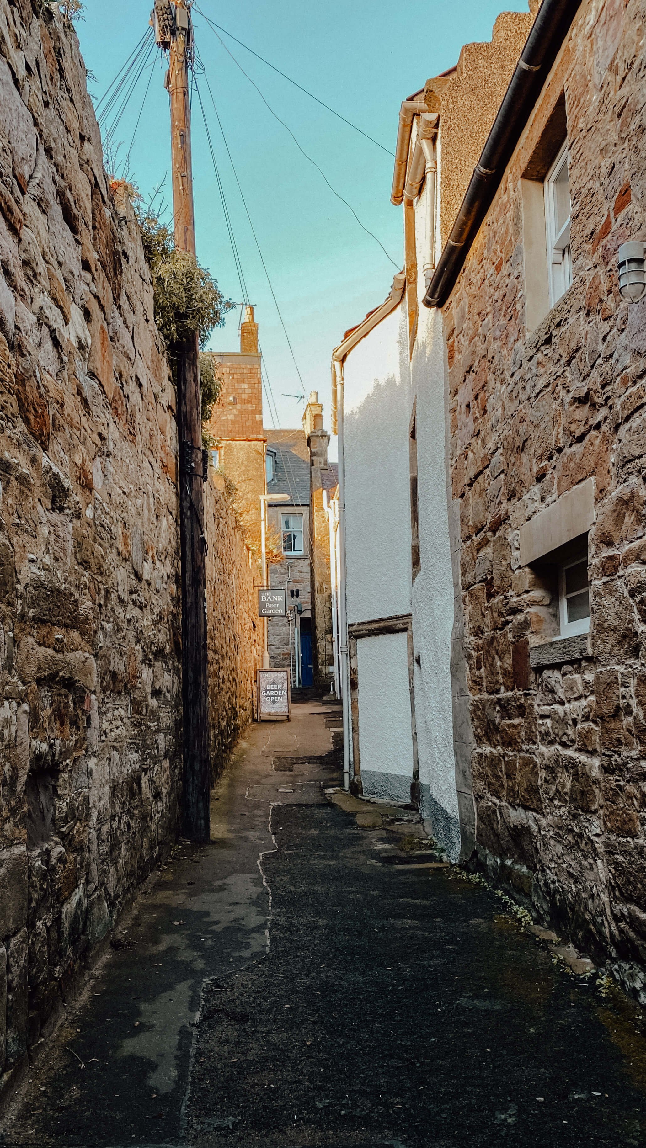 best-things-to-do-anstruther-fife-narrow-lanes.jpg
