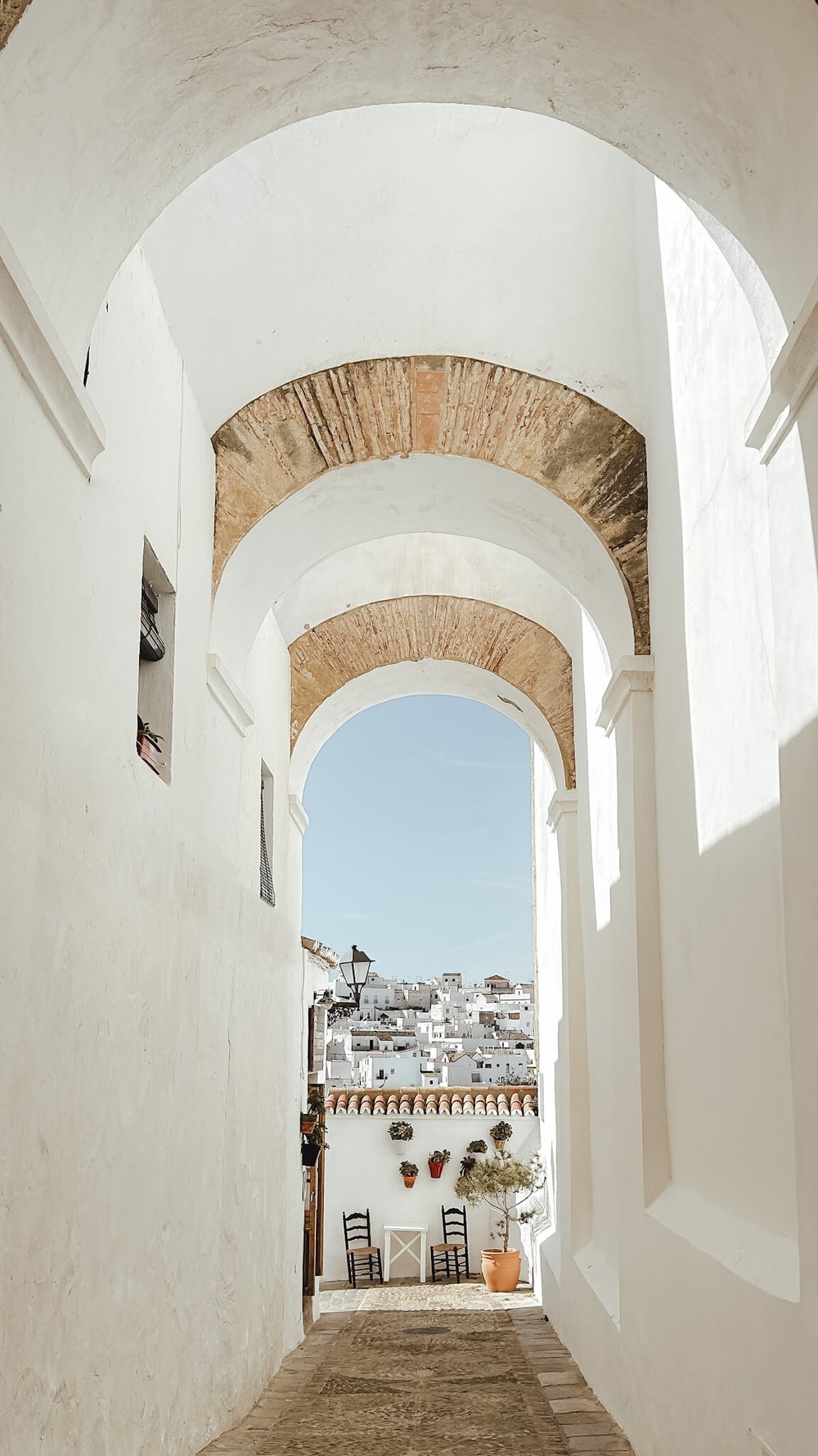 best-spain-white-villages-vejer-de-la-frontera-archway.jpg