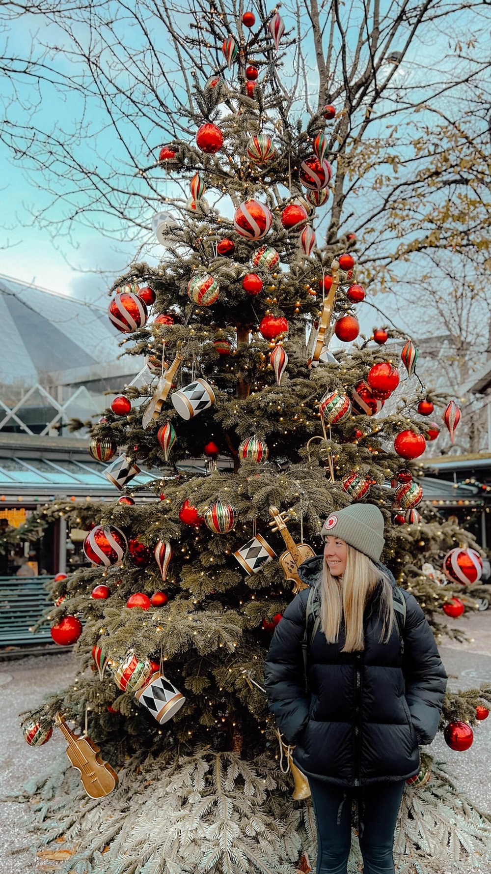 copenhagen-christmas-market-tivoli-gardens-tree-lesley-wanders.jpg