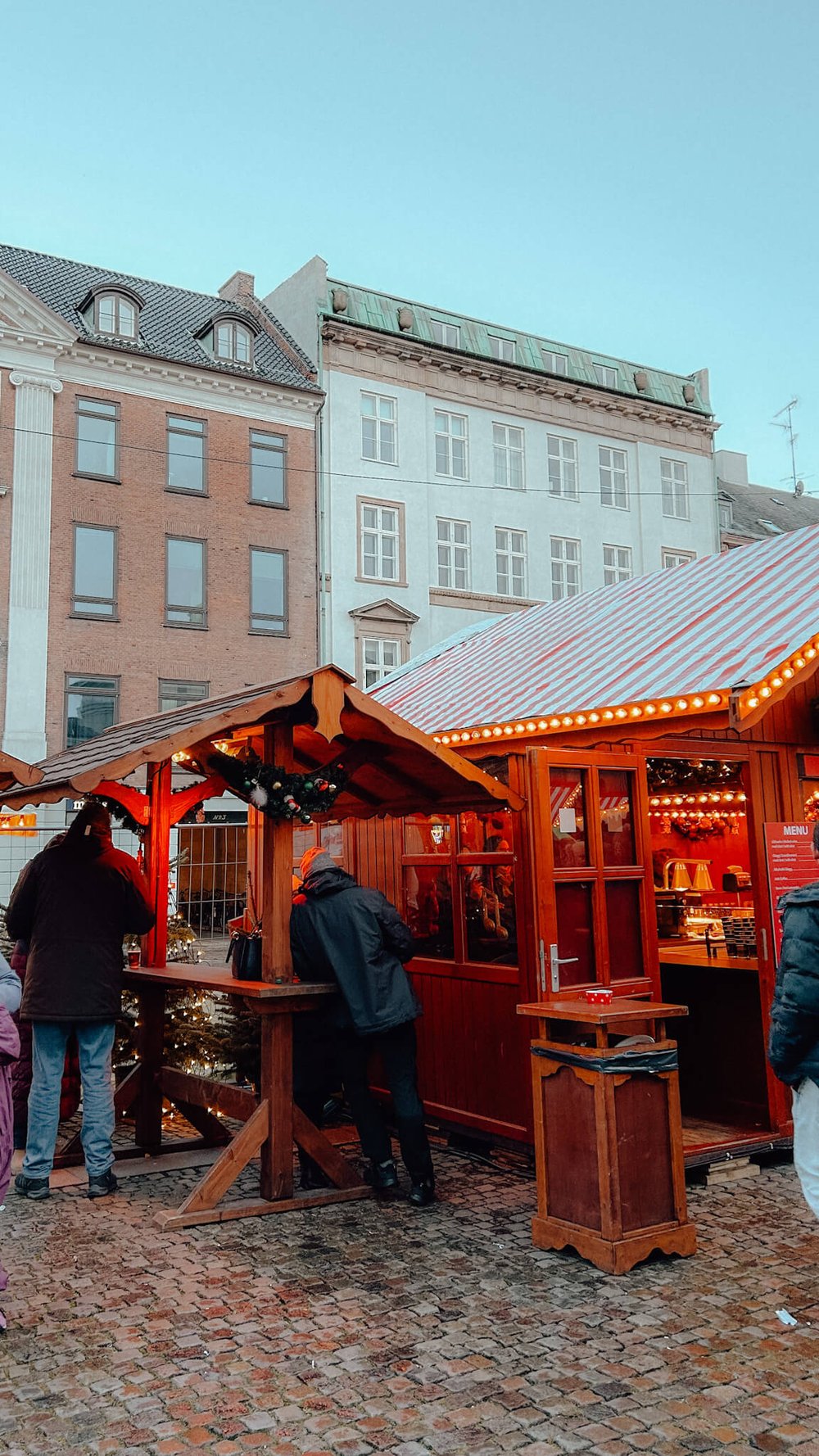 copenhagen-christmas-markets-hans-christian-andersen-julemarked-stalls.jpg