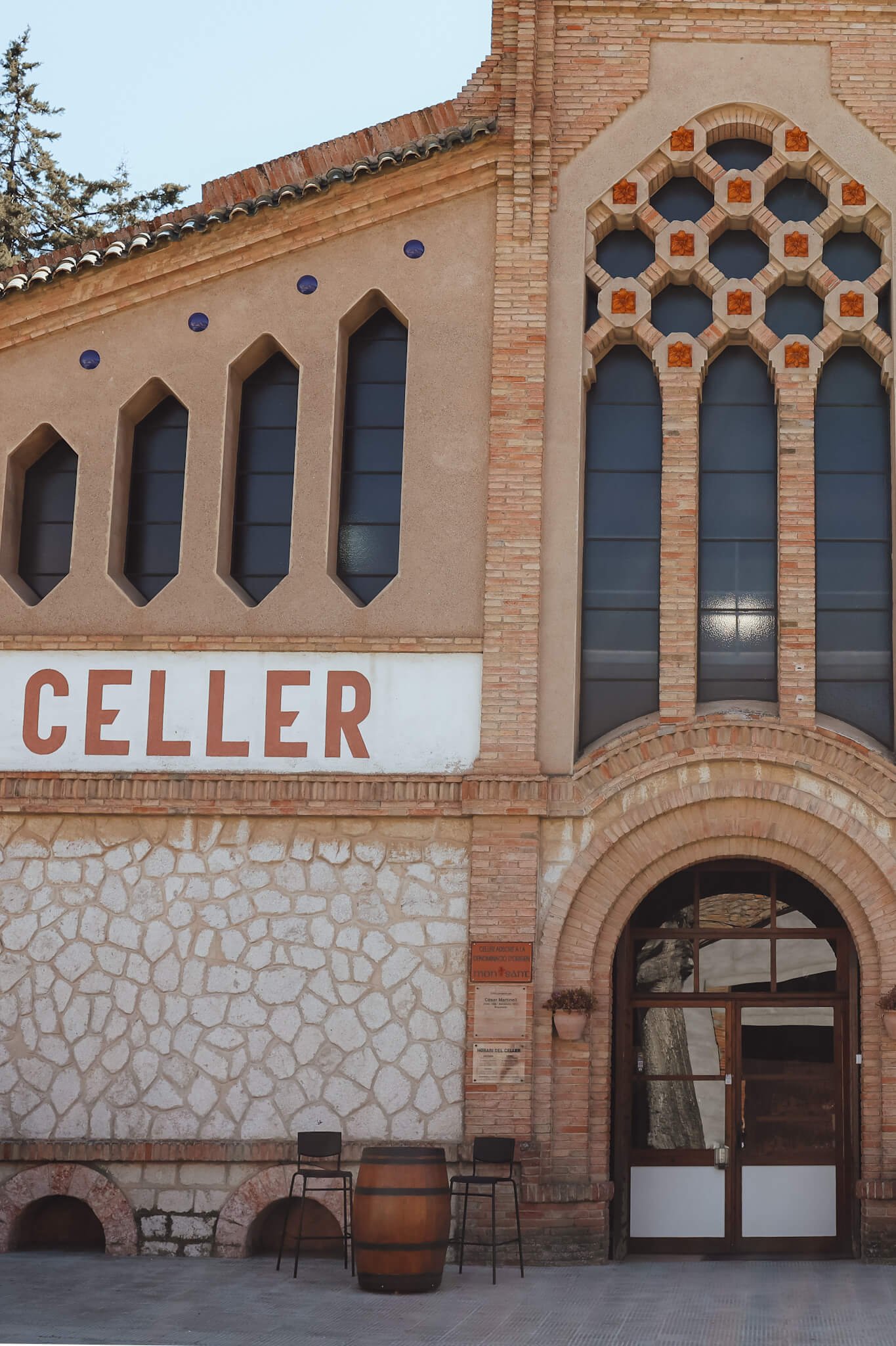 costa-daurada-spain-wine-tasting-Celler Cooperative-de-Cornudella-de-Montsant.jpg