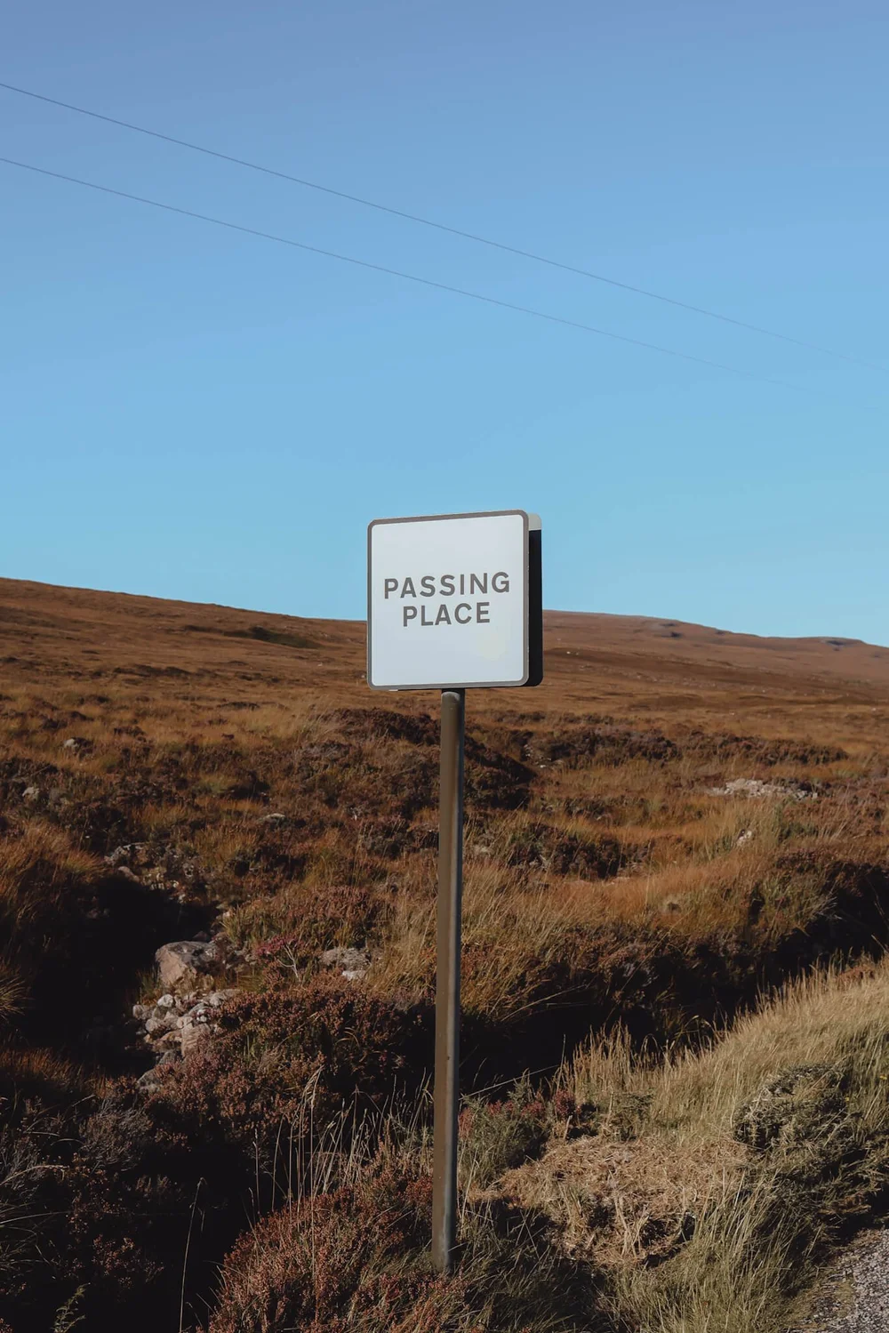 Driving-In-Scotland-How-Passing-Places-Work-Wander-Somewhere.jpg