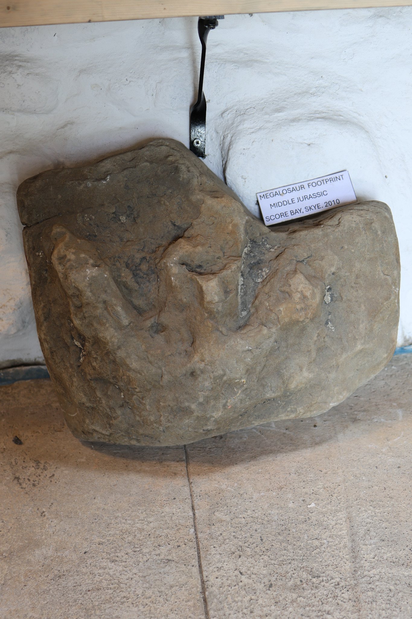 Staffin-Dinosaur-Museum-Isle-of-Skye-Fossil-Footprints-Wander-Scotland.jpg