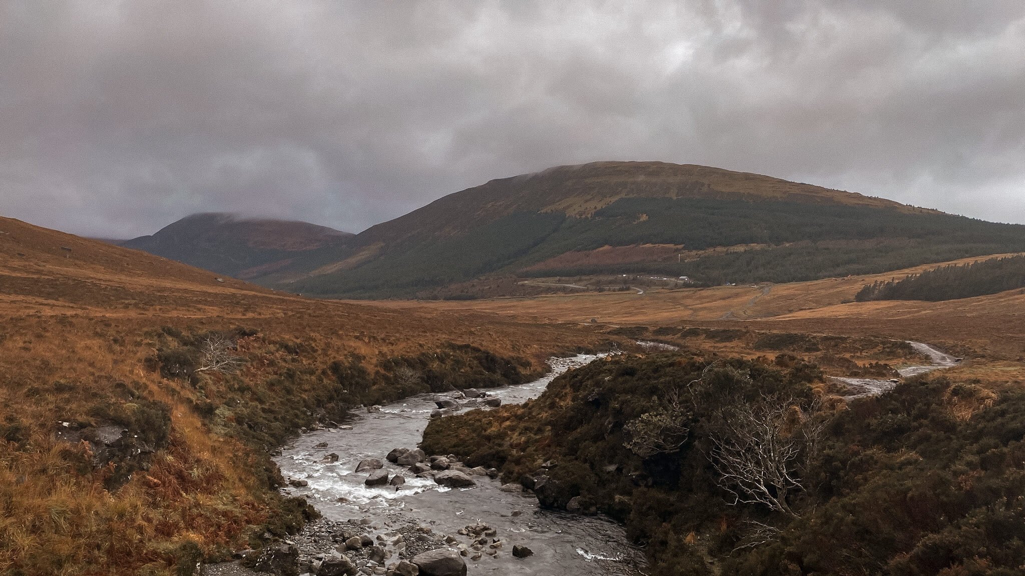 How-To-Visit-The-Fairy-Pools-Skye-Cuillin-Landscape-Wander-Scotland.jpg
