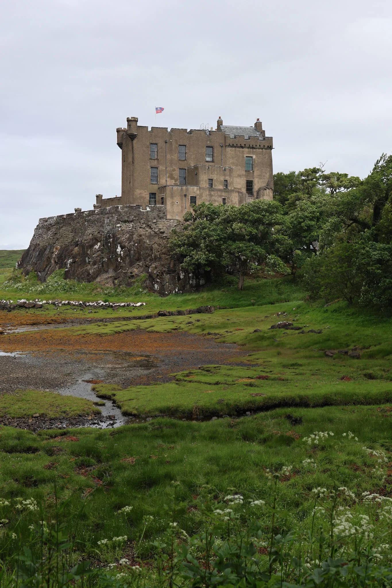 Dunvegan-Castle-Isle-of-Skye-Helpful-Visitors-Guide-Wander-Scotland.jpg