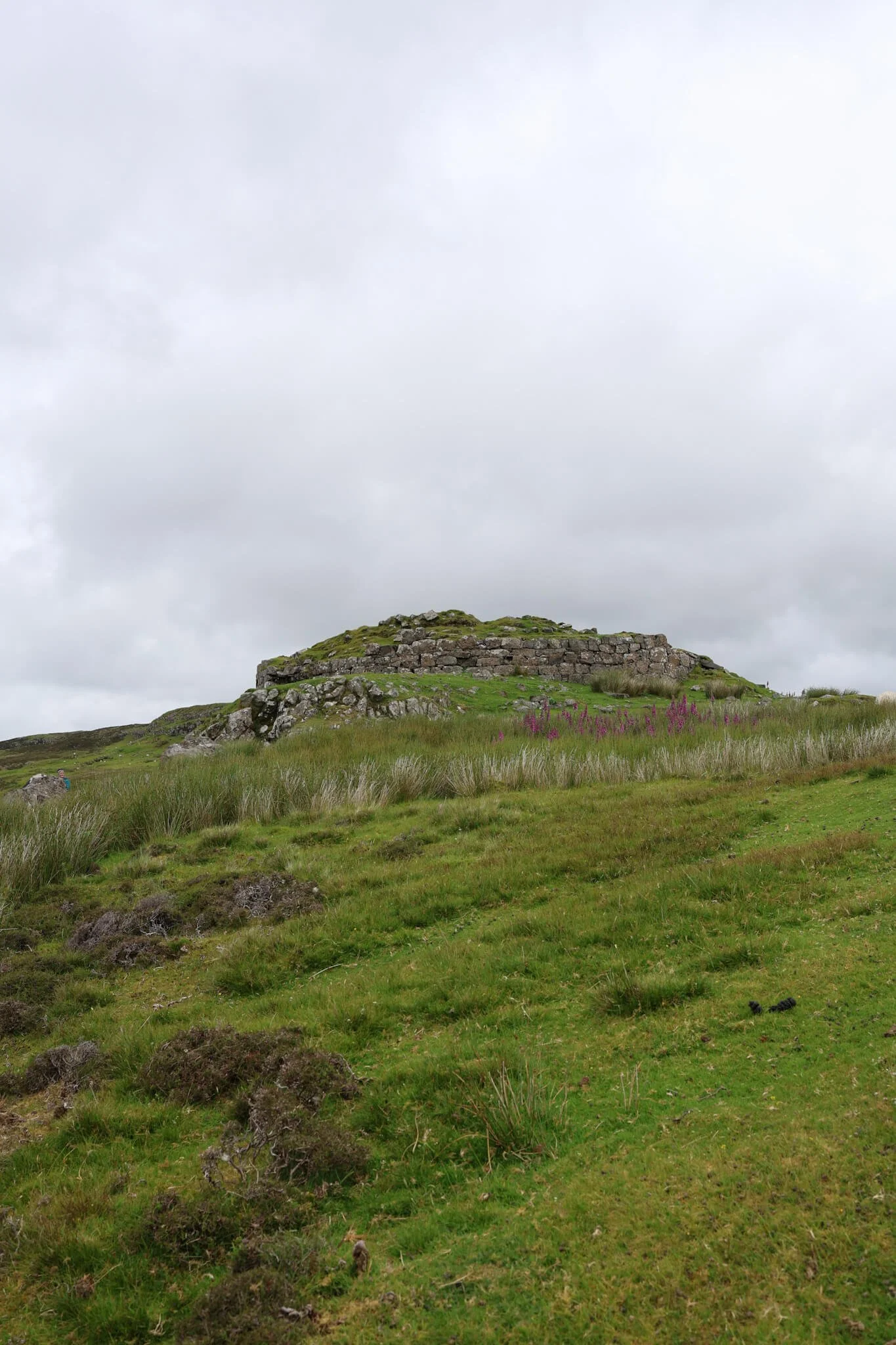 Dun-Beag-Broch-Skye-Hillside-Trail-Wander-Scotland.jpg