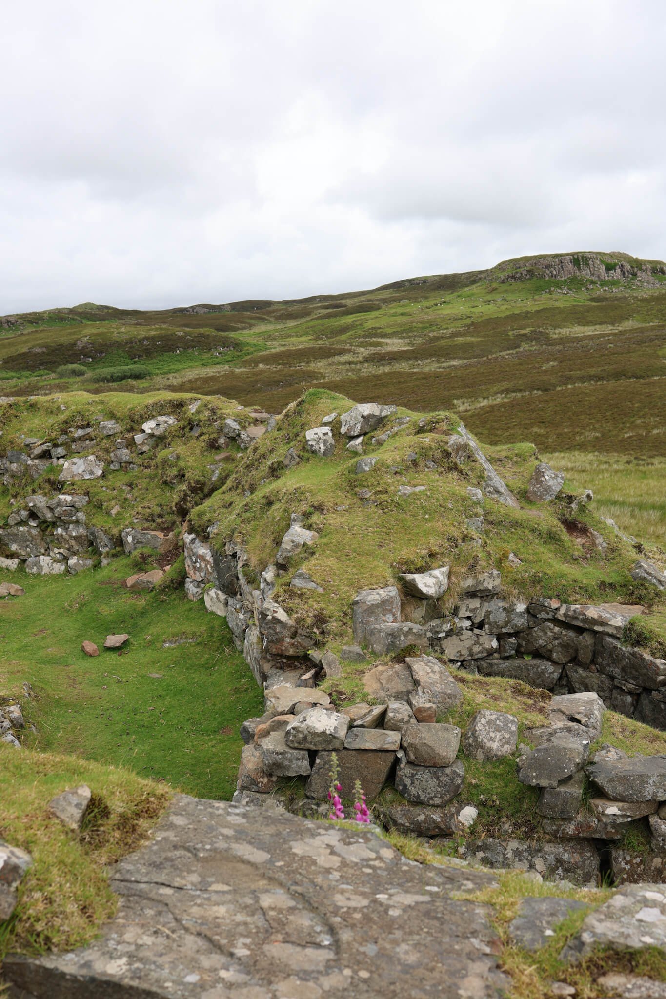 Dun-Beag-Broch-Skye-Remains-Wander-Scotland.jpg