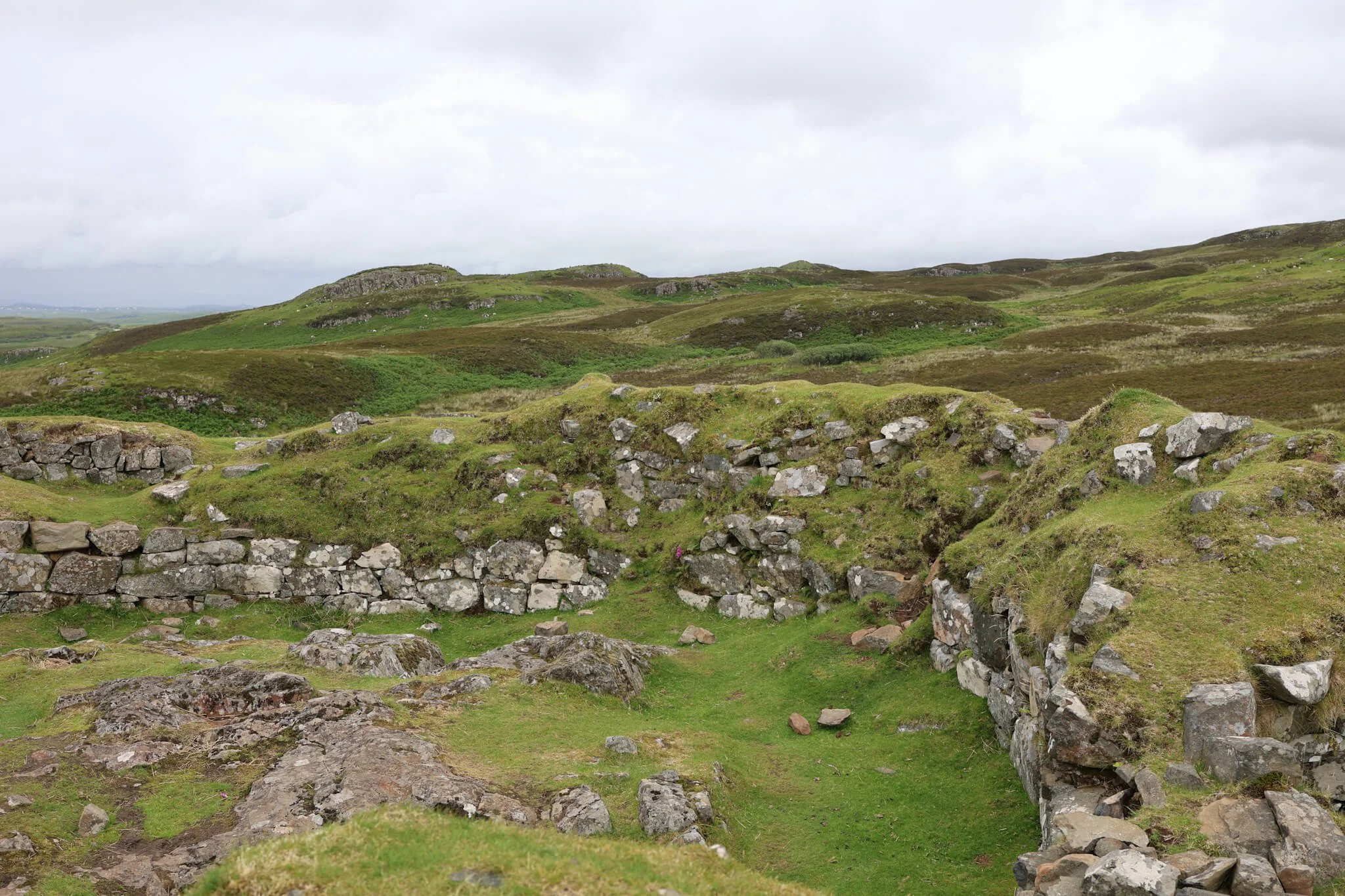 Dun-Beag-Broch-Skye-Ruins-Island-History-Wander-Scotland.jpg