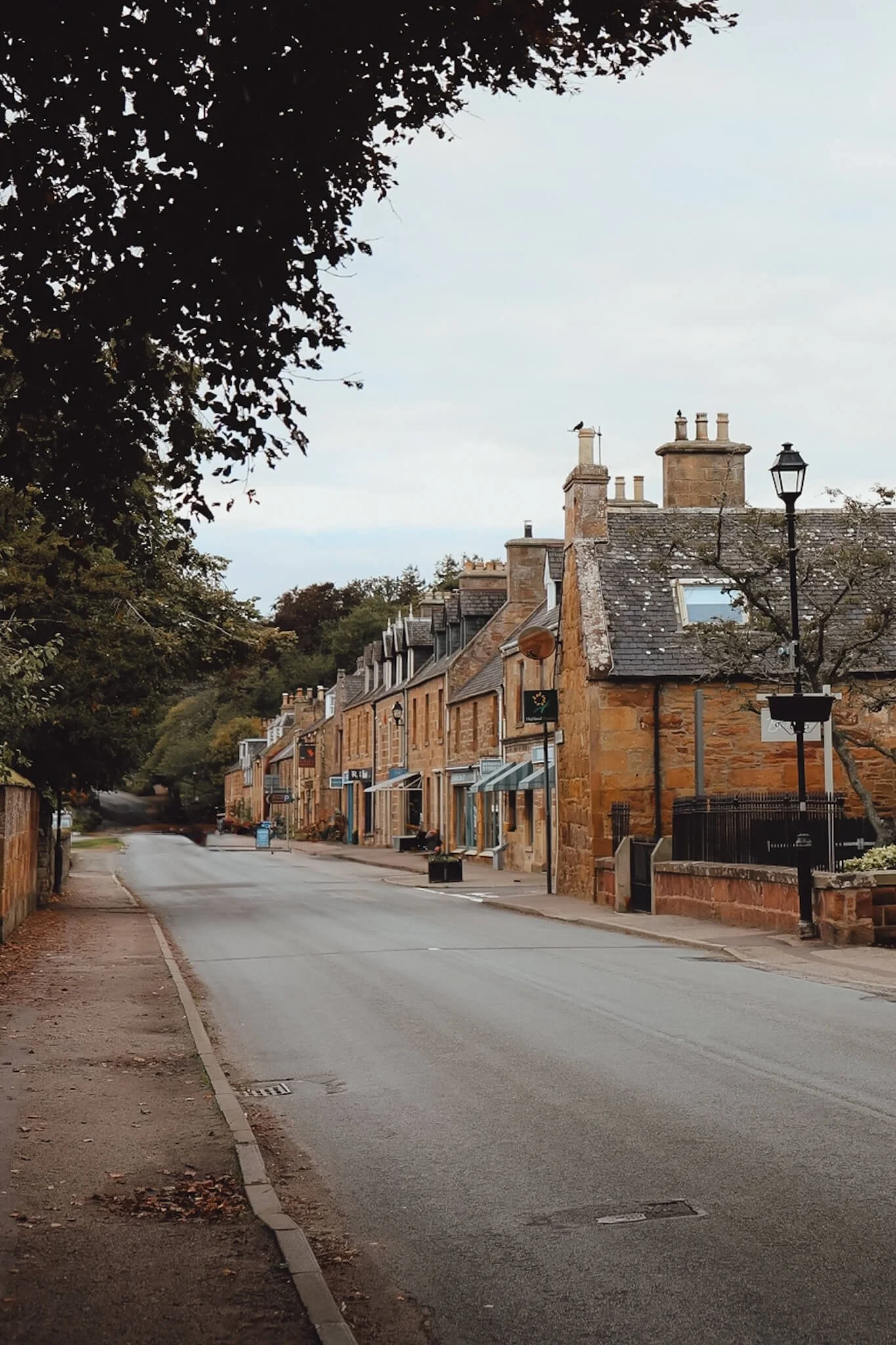 Best-Things-To-Do-Dornoch-Scotland-Dornoch-High-Street.jpg