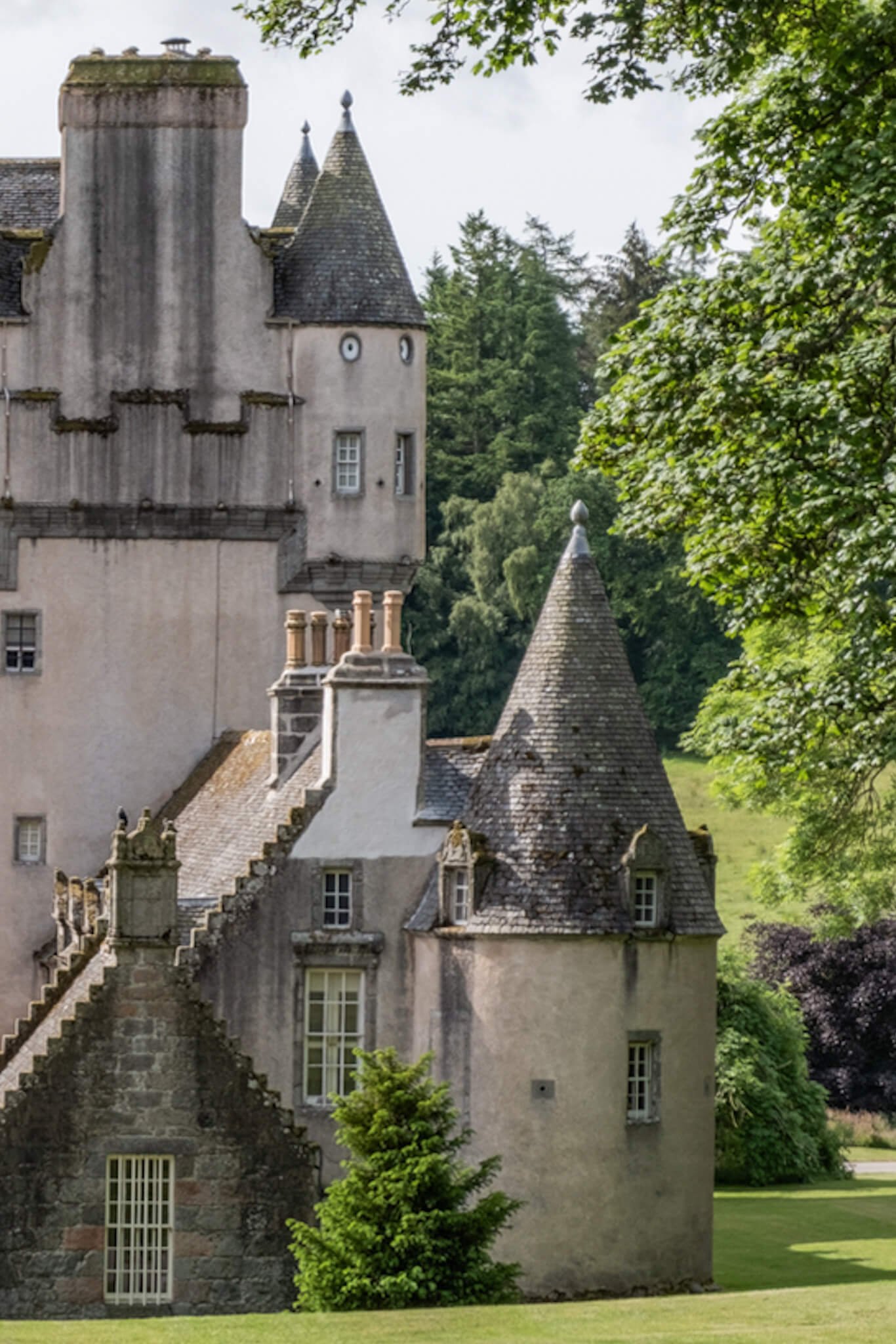 Fraser-Castle-Aberdeenshire-Visiting.jpg