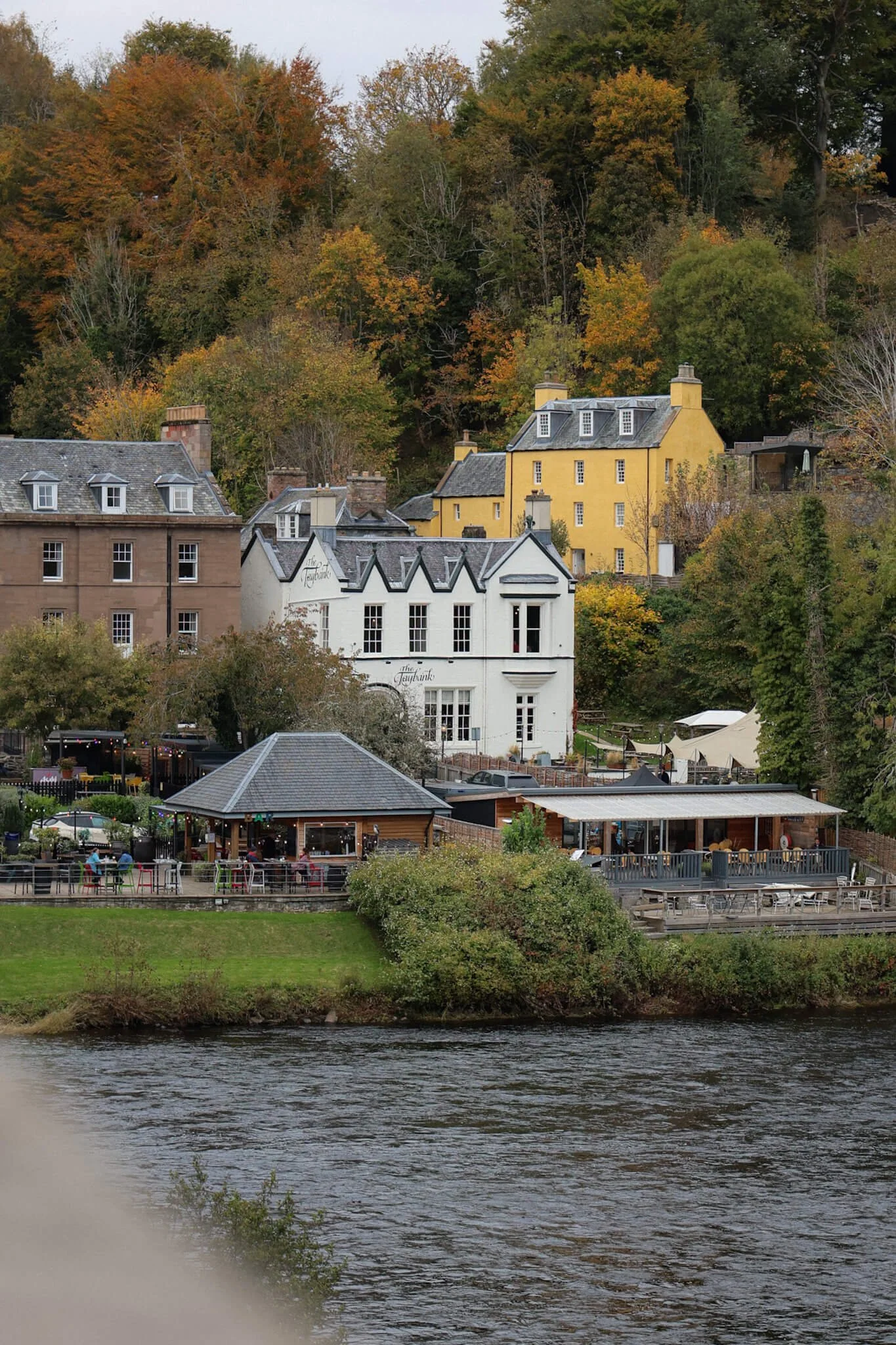 Beautiful-Towns-To-Visit-In-Perthshire-Taybank-Hotel-Dunkeld (1).jpg