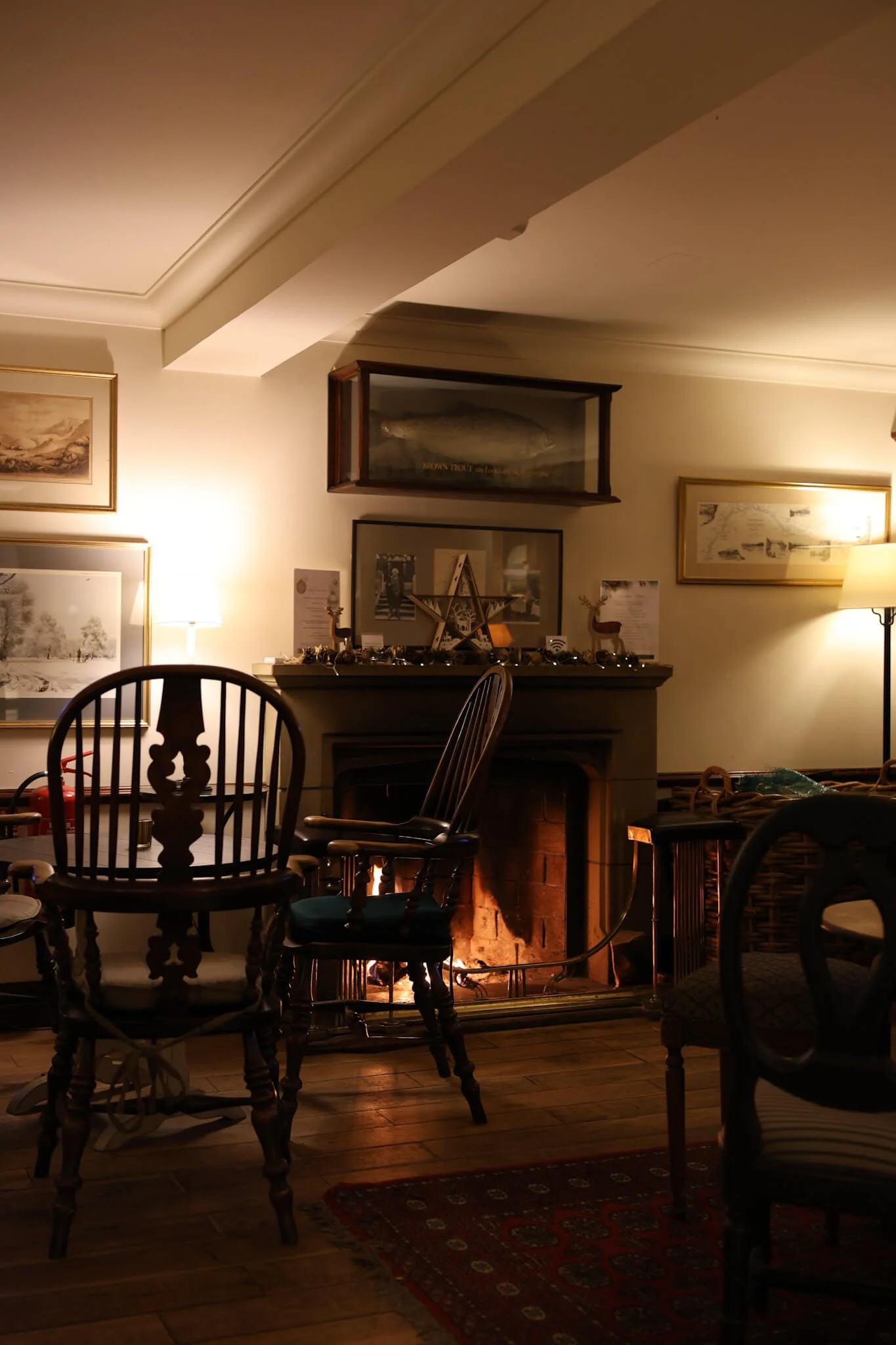 Comrie-Perthshire-Best-Things-To-Do-Cosy-Bar.jpg