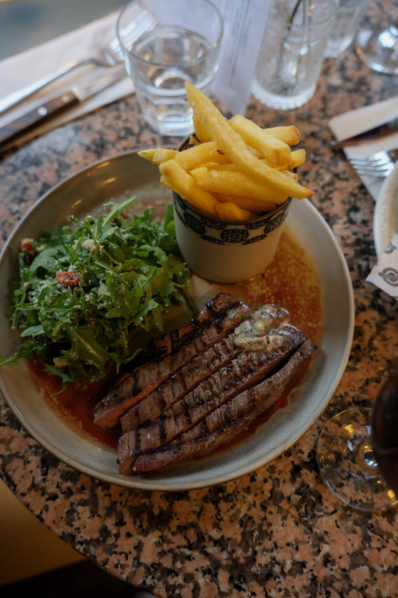 Crieff-Perthshire-Best-Things-To-Do-Bistro-Lunch-Delivino.jpg