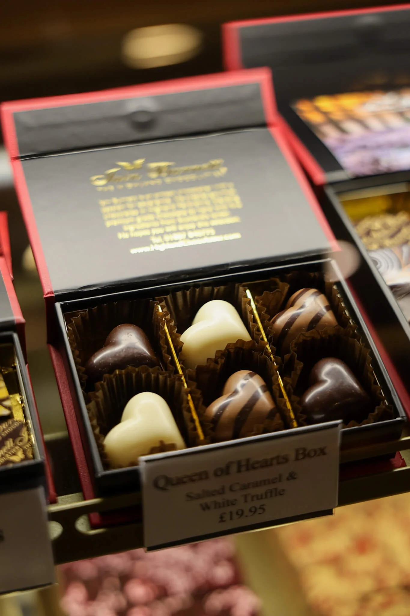 perthshire-grandtully-iain-burnett-highland-chocolatier-gift-box.jpg