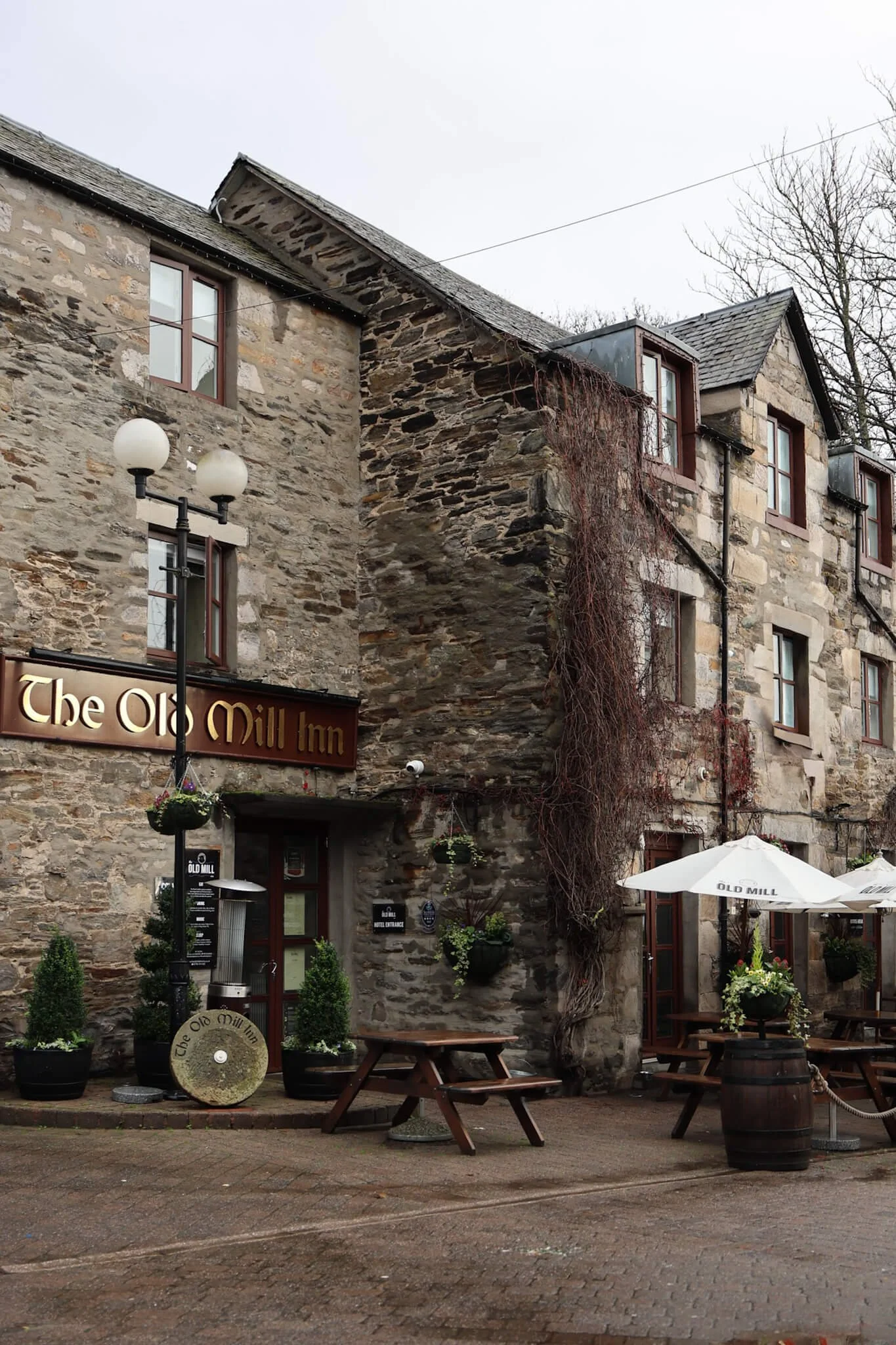pitlochry-traditional-pub-restaurant-scotland.jpg