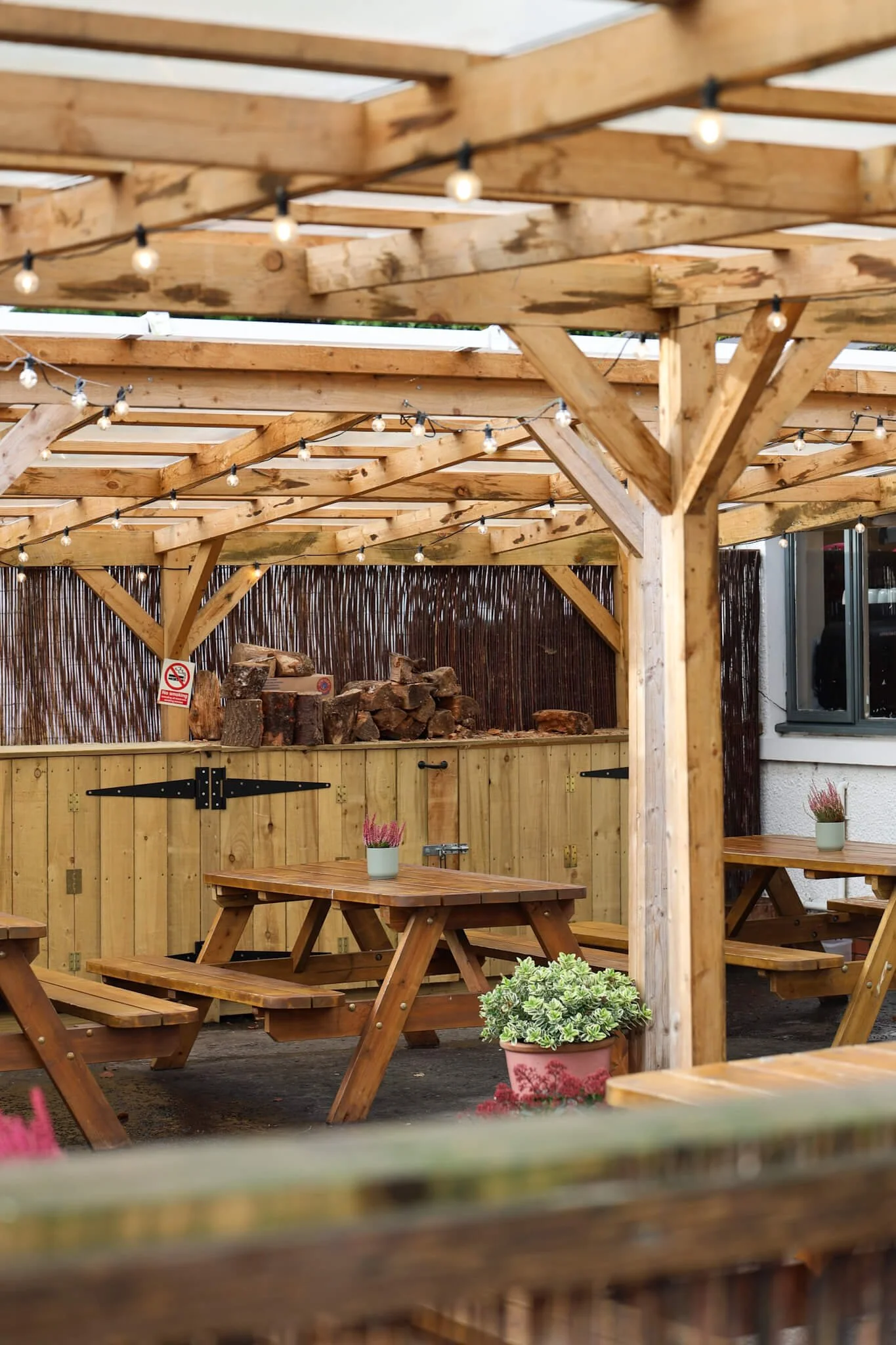 pitlochry-outdoor-cafe-jessies-lunch-scotland.jpg