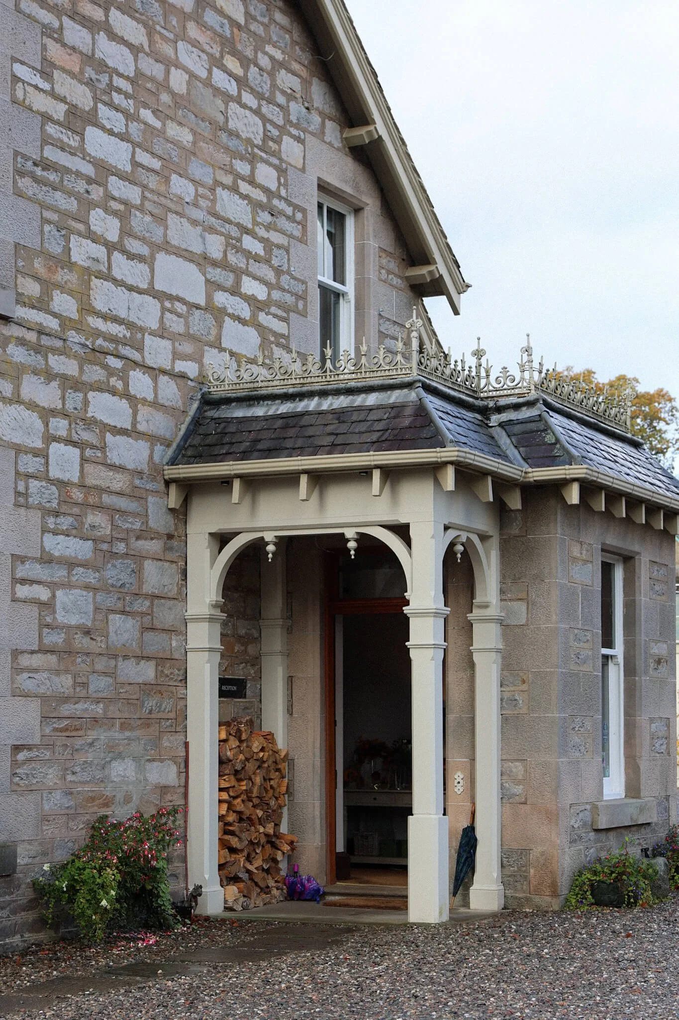 pitlochry-traditional-scottish-cottages.jpg
