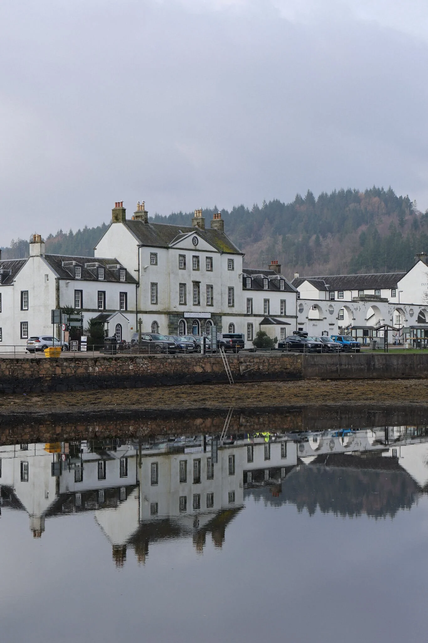 inveraray-seafront-promenade-argyll-scotland.jpg