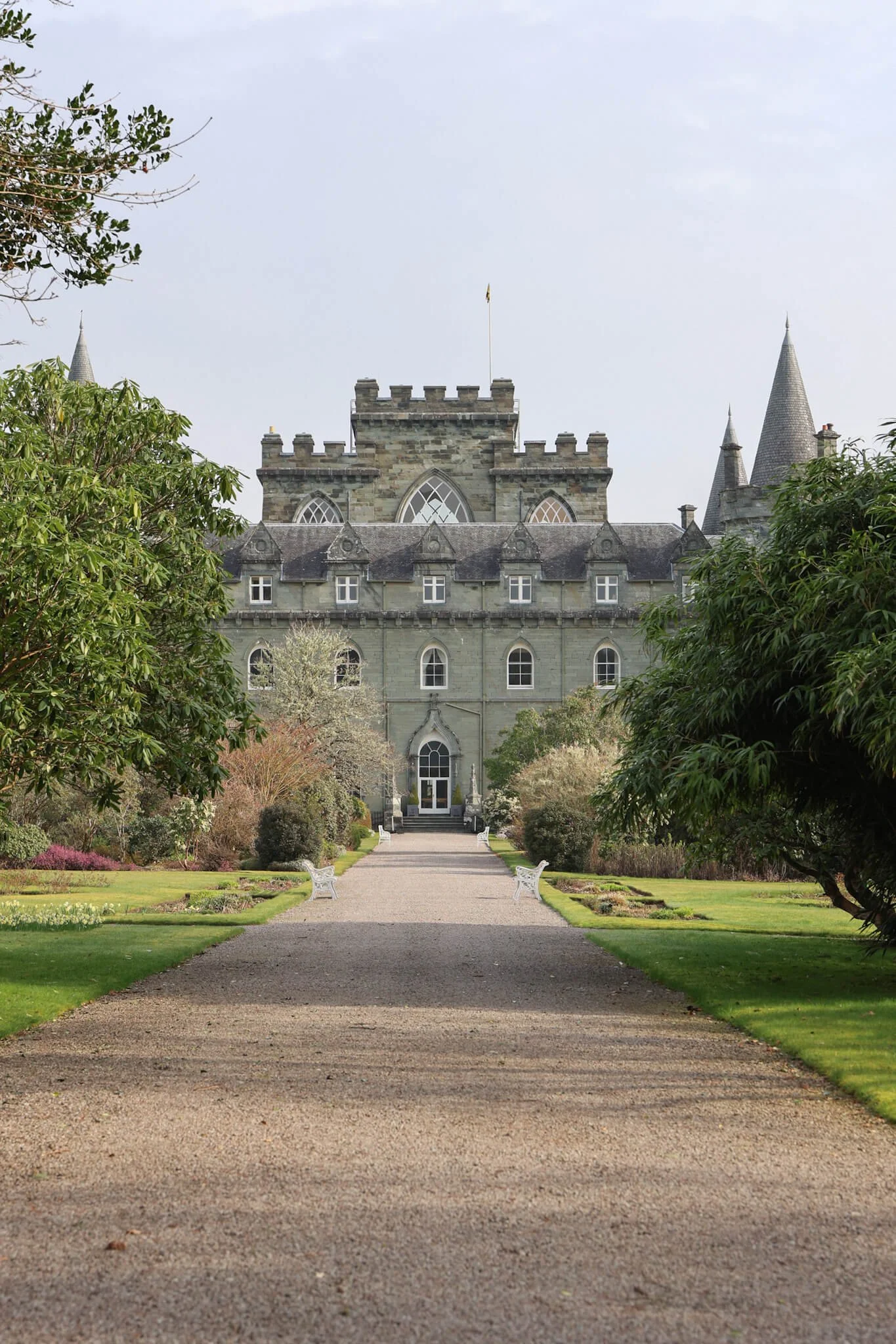inveraray-historic-castle-entrance-argyll-scotland.jpg