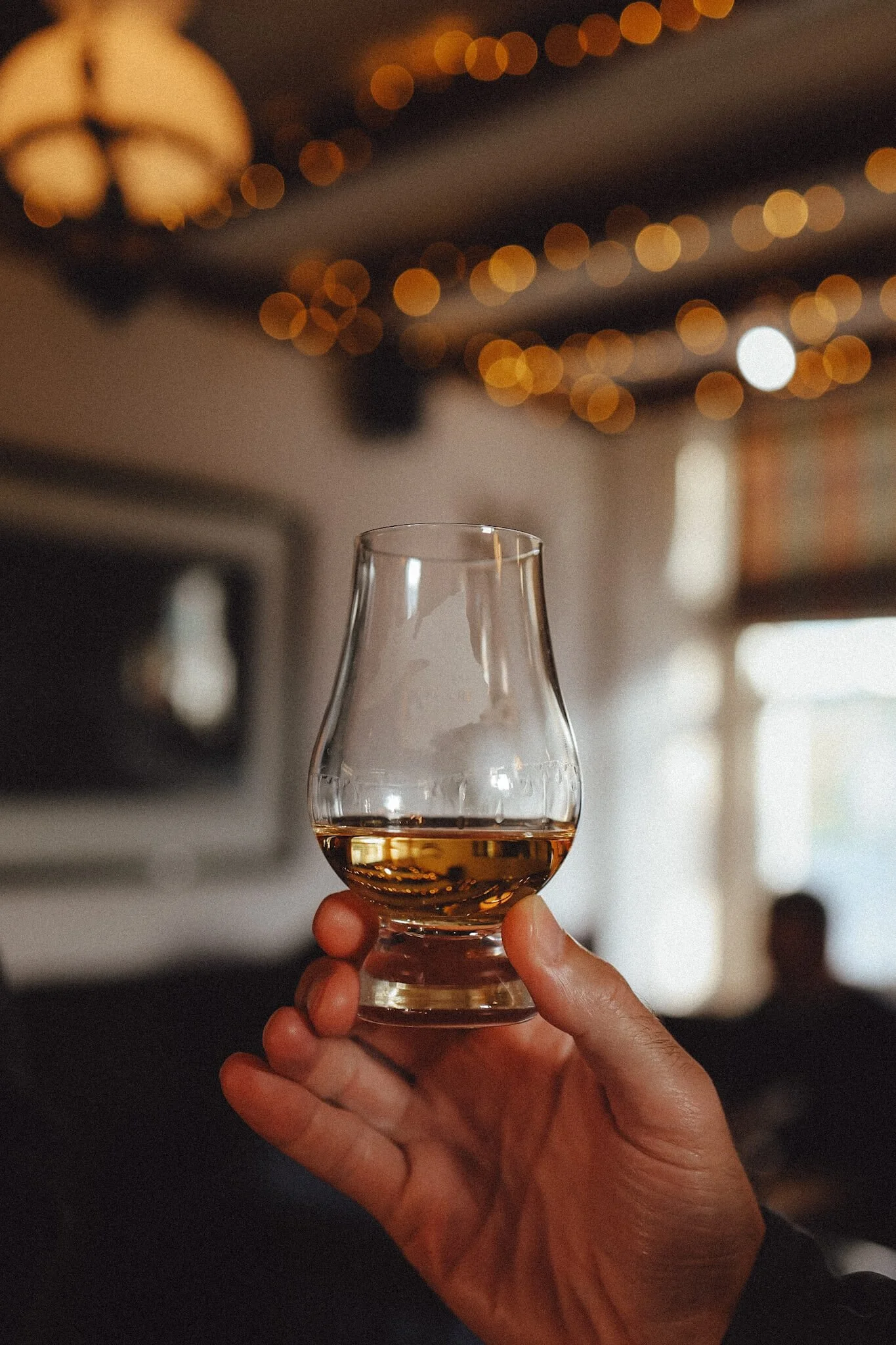 islay-whisky-distillery-single-malt-scotland.jpg