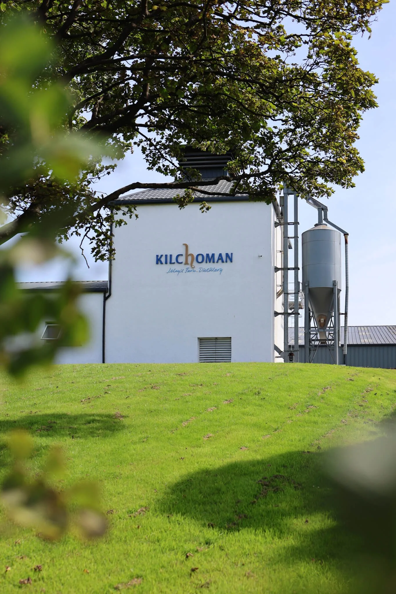 islay-kilchoman-whisky-distillery-scotland.jpg